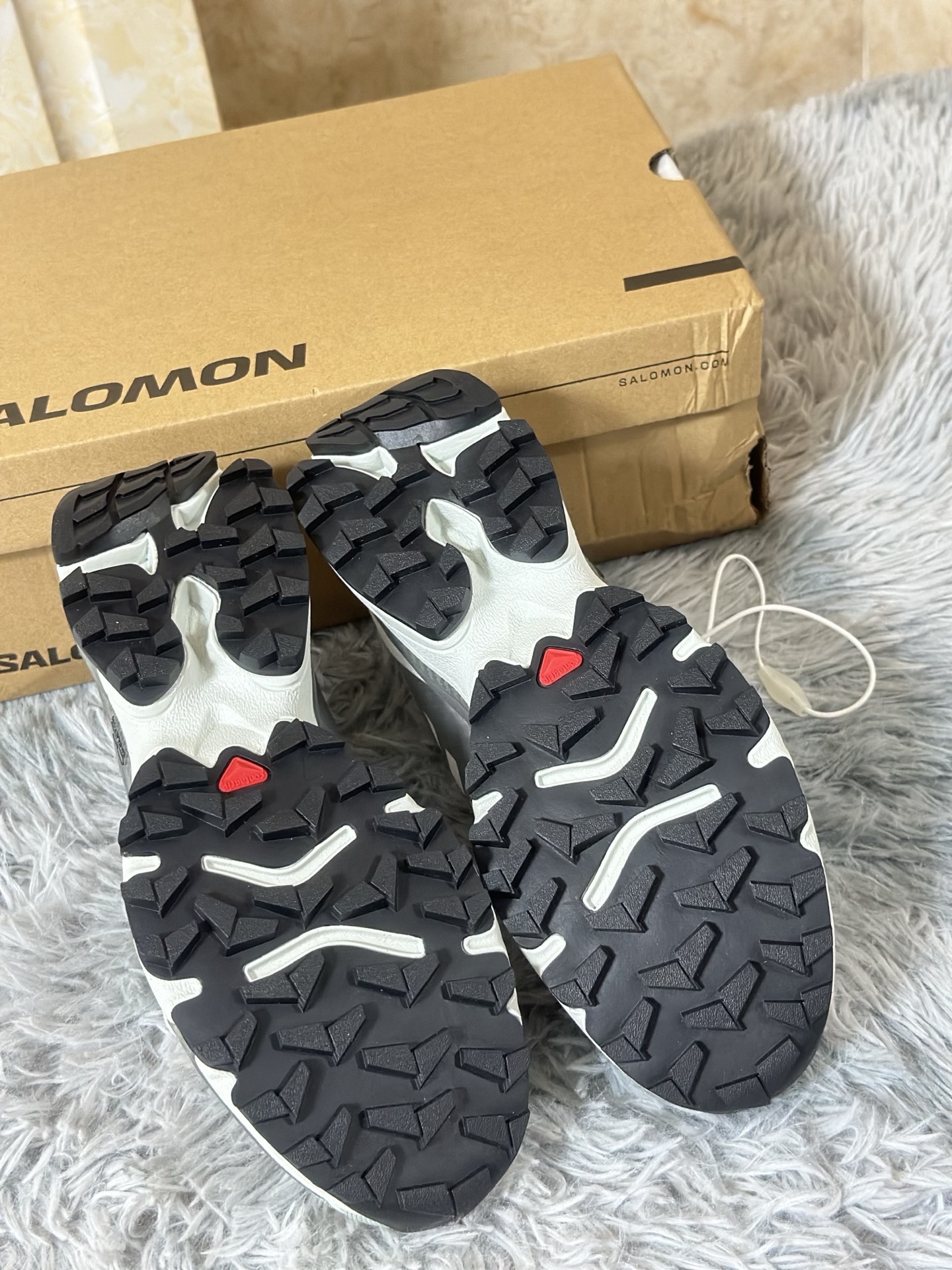 살로몬 XT-4 OG 남성 신발 74826 이미지 9