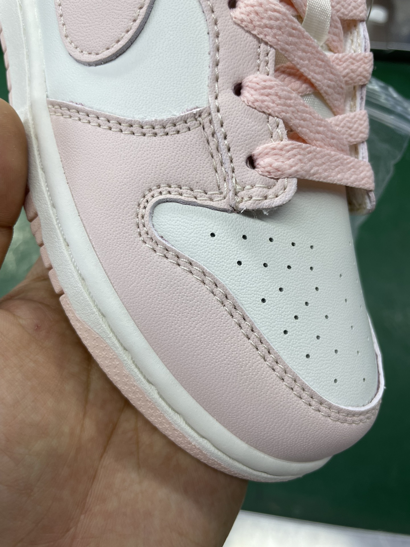 特价清货 🛑📣补货入仓！
童鞋dunk 樱花粉
C版大厂出品，比市面小厂童鞋品质好太多了！
尺码27.5