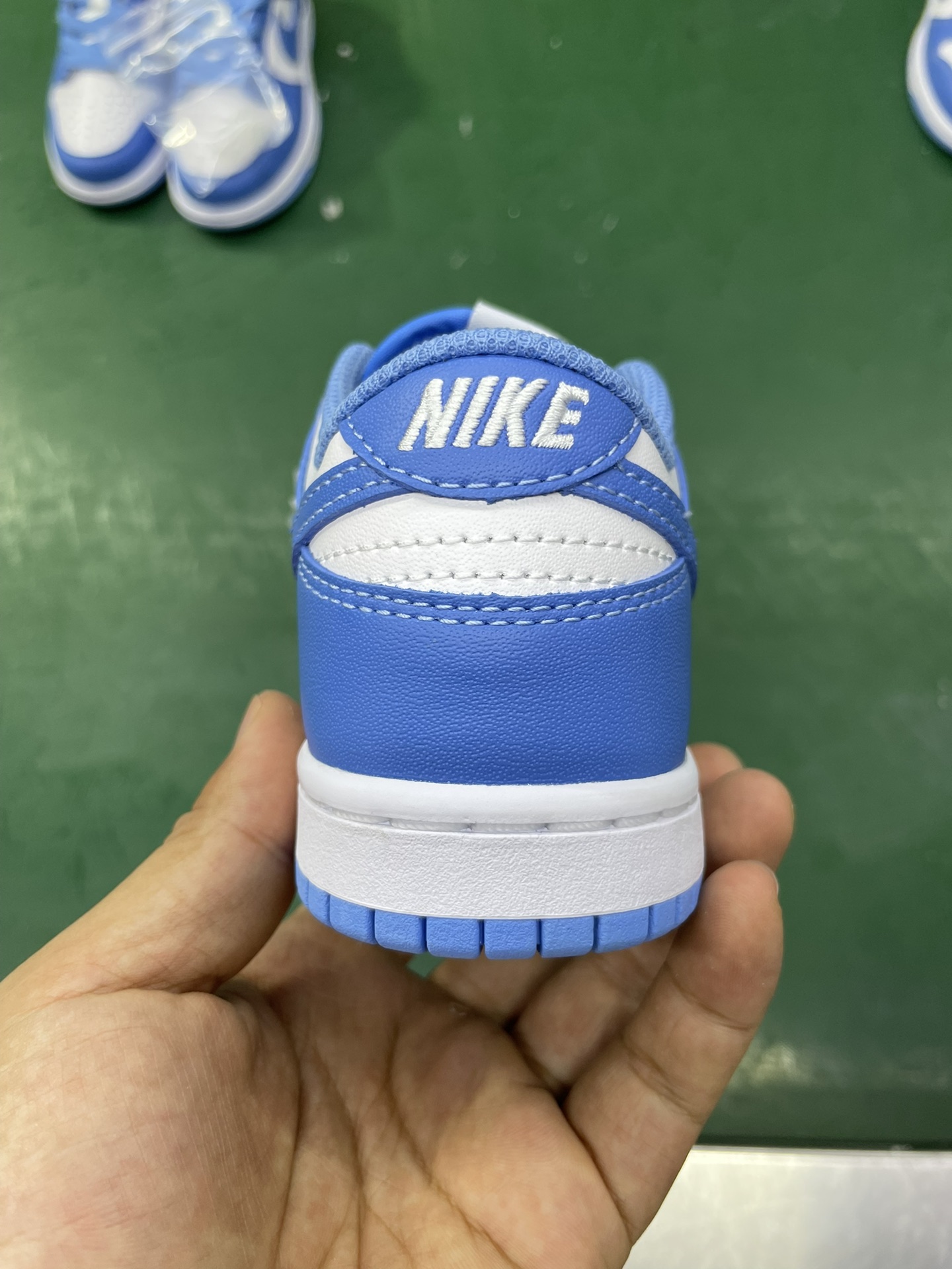 特价清货 🛑📣补货入仓！
童鞋dunk 北卡蓝
C版大厂出品，比市面小厂童鞋品质好太多了！
尺码27.5
