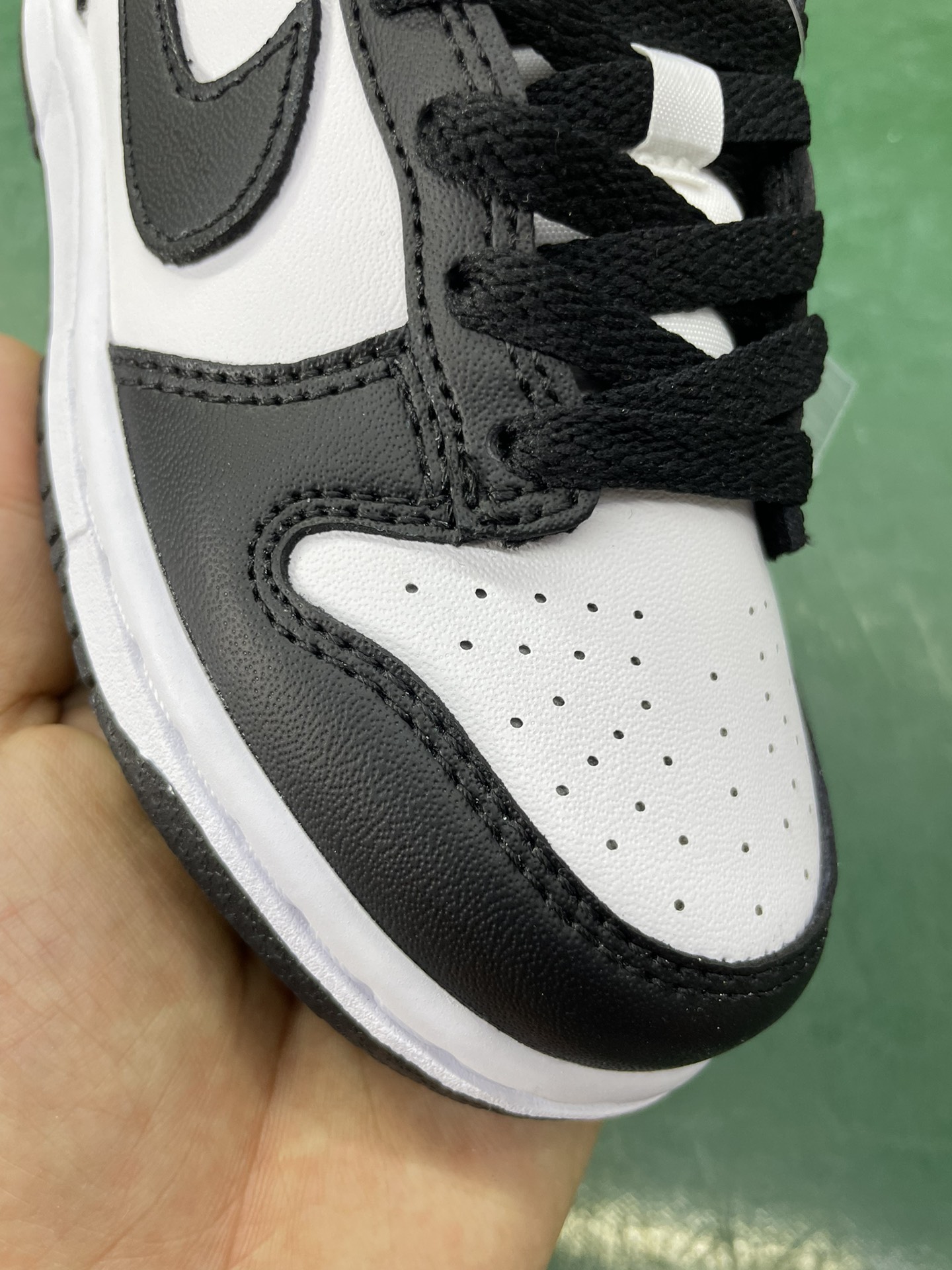 特价清货 🛑📣补货入仓！
童鞋dunk 黑白熊猫
C版大厂出品，比市面小厂童鞋品质好太多了！
尺码27.