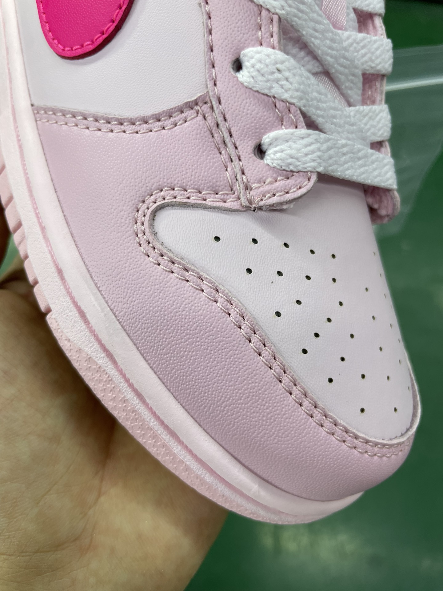 特价清货 🛑🆕新品出货‼️
童鞋dunk 粉色
C版大厂出品，比市面小厂童鞋品质好太多了！
DH9756