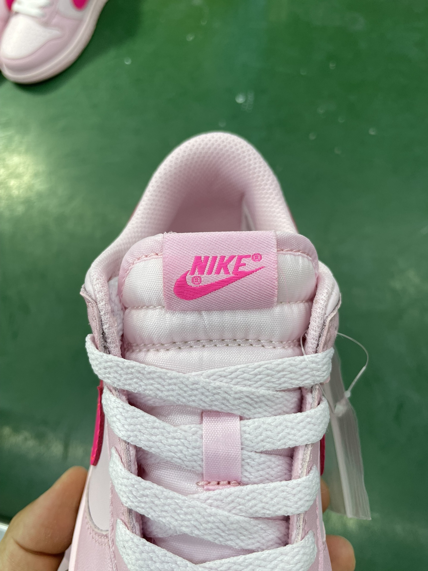 特价清货 🛑🆕新品出货‼️
童鞋dunk 粉色
C版大厂出品，比市面小厂童鞋品质好太多了！
DH9756