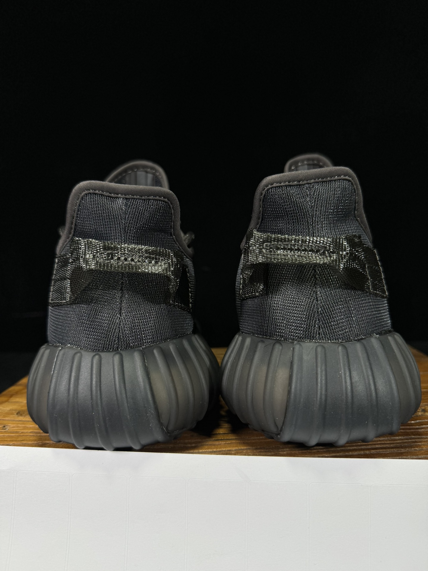 Yeezy350v2网纱黑煤渣！限定天使市面椰子销量NO.1真遥遥领先！百万级销量最强性价比版本没有之一