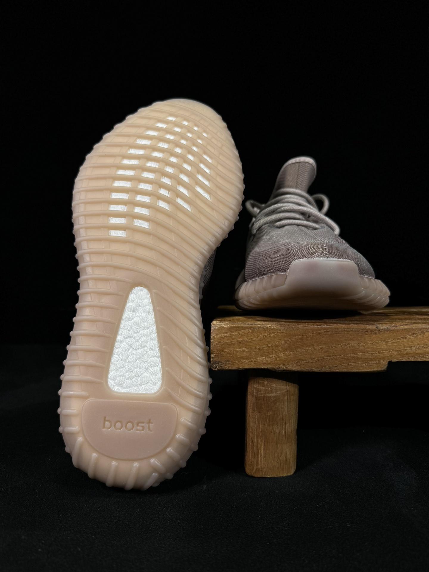 Yeezy350v2网纱迷雾棕！限定天使市面椰子销量NO.1真遥遥领先！百万级销量最强性价比版本没有之一