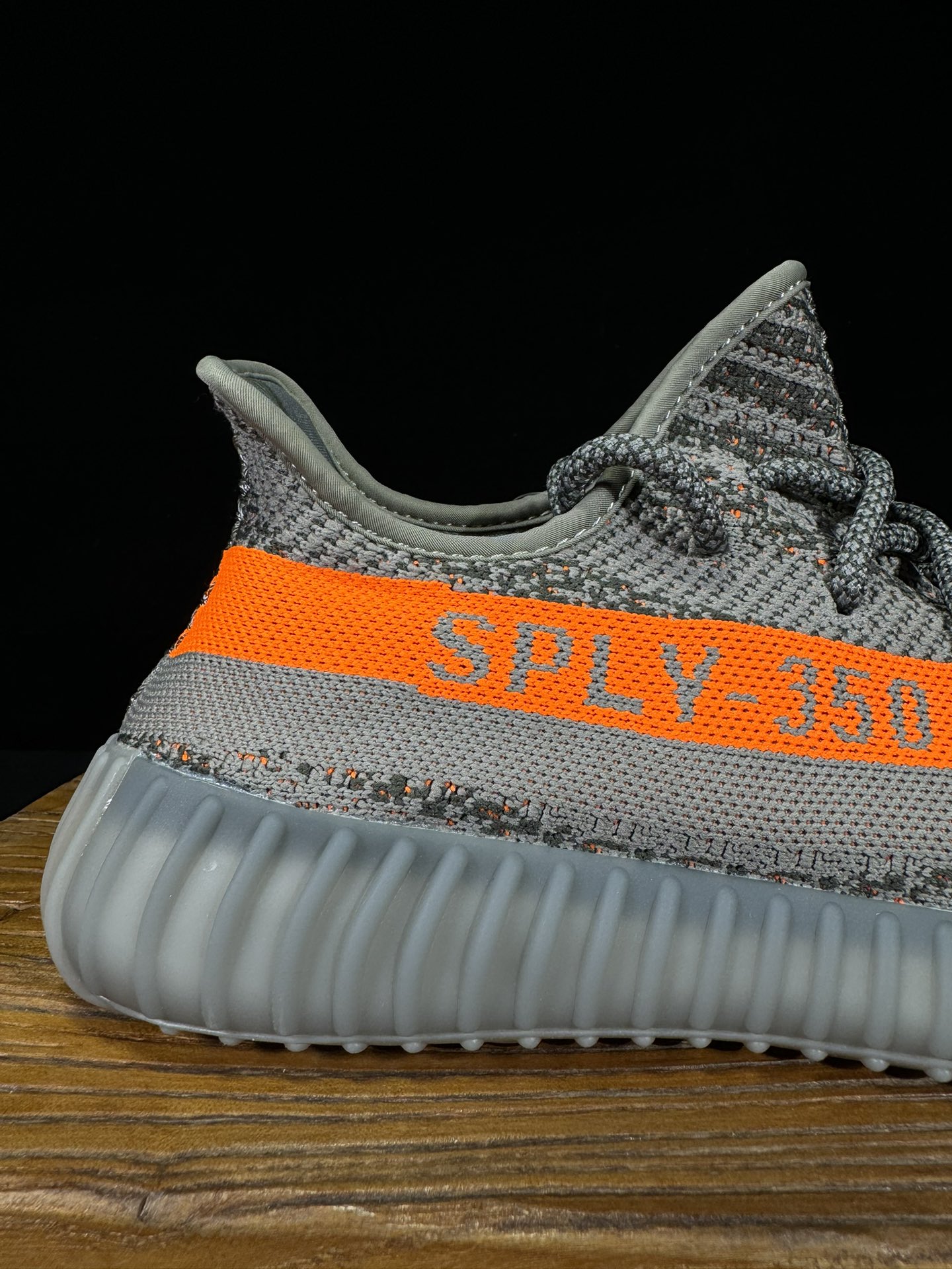 Yeezy 350V2 老灰橙1.0！（限定天使）市面椰子销量NO.1 真遥遥领先！百万级销量，最强性价