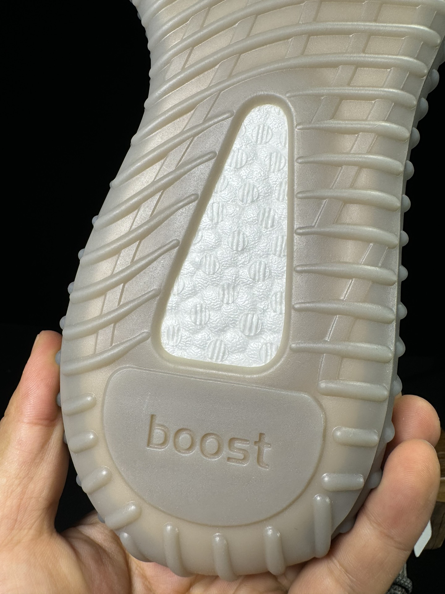 Yeezy 350V2 老灰橙1.0！（限定天使）市面椰子销量NO.1 真遥遥领先！百万级销量，最强性价