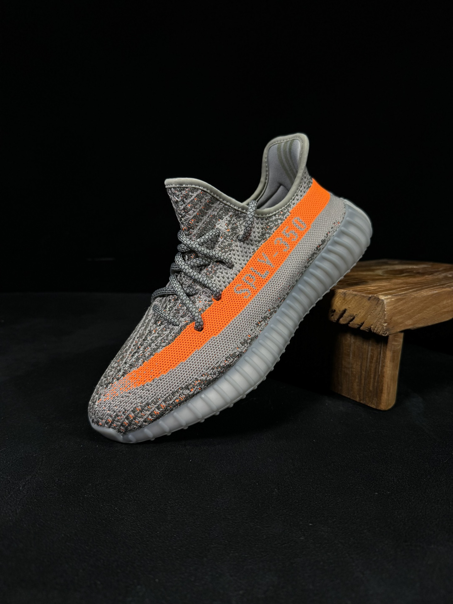 Yeezy 350V2 老灰橙1.0！（限定天使）市面椰子销量NO.1 真遥遥领先！百万级销量，最强性价