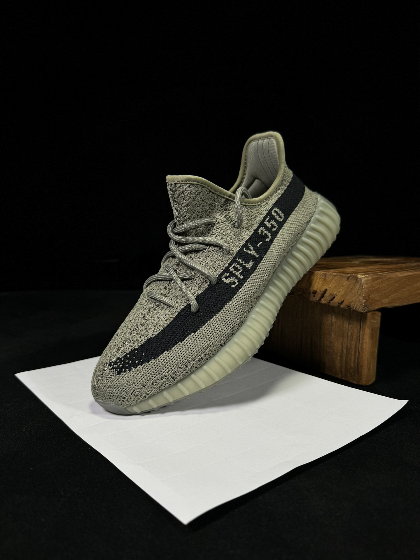 Yeezy350V2灰黑！限定天使市面椰子销量NO.1真遥遥领先！百万级销量最强性价比版本没有之一！7年