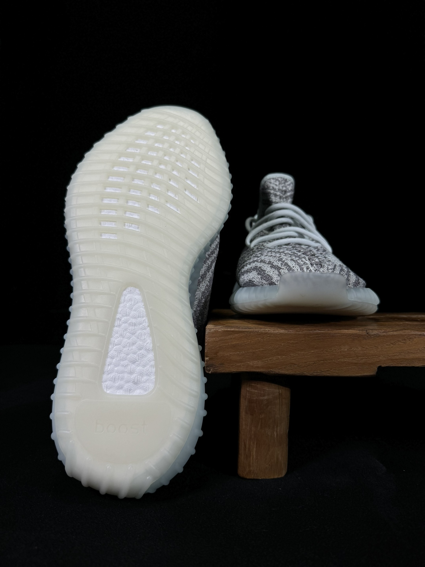 Yeezy350V2可燃冰！限定天使市面椰子销量NO.1真遥遥领先！百万级销量最强性价比版本没有之一！7