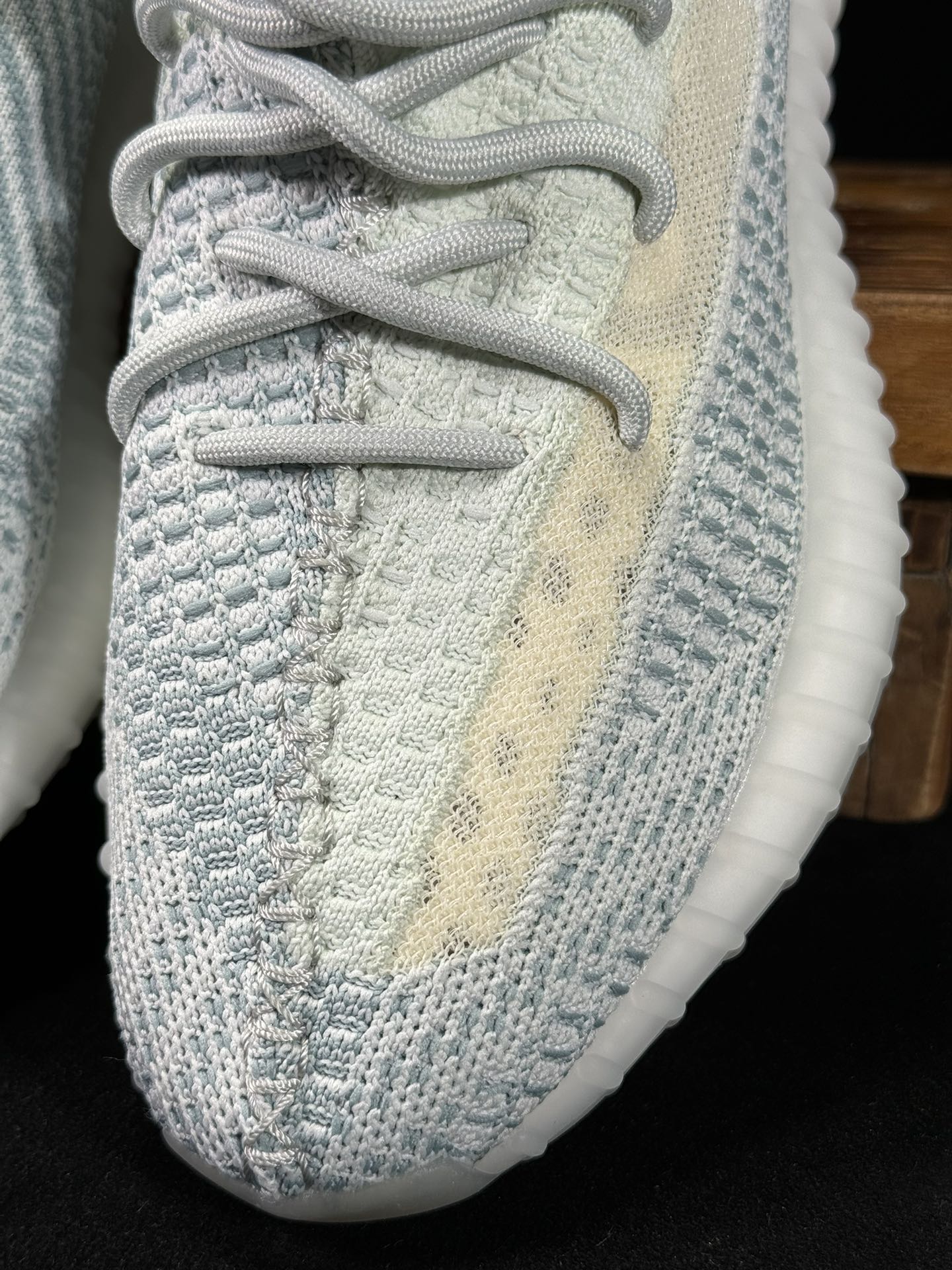 Yeezy350V2冰蓝！限定天使市面椰子销量NO.1真遥遥领先！百万级销量最强性价比版本没有之一！7年