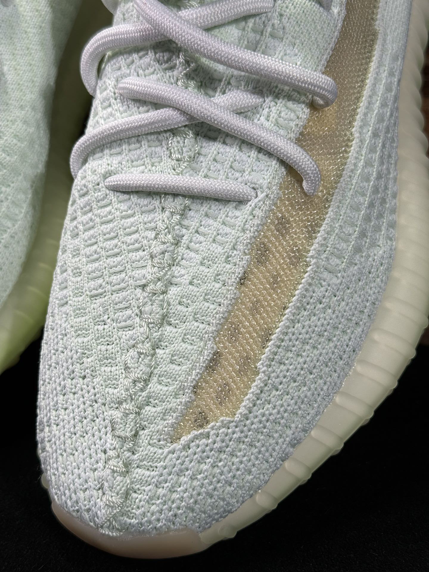 Yeezy350V2亚洲限定！限定天使市面椰子销量NO.1真遥遥领先！百万级销量最强性价比版本没有之一！