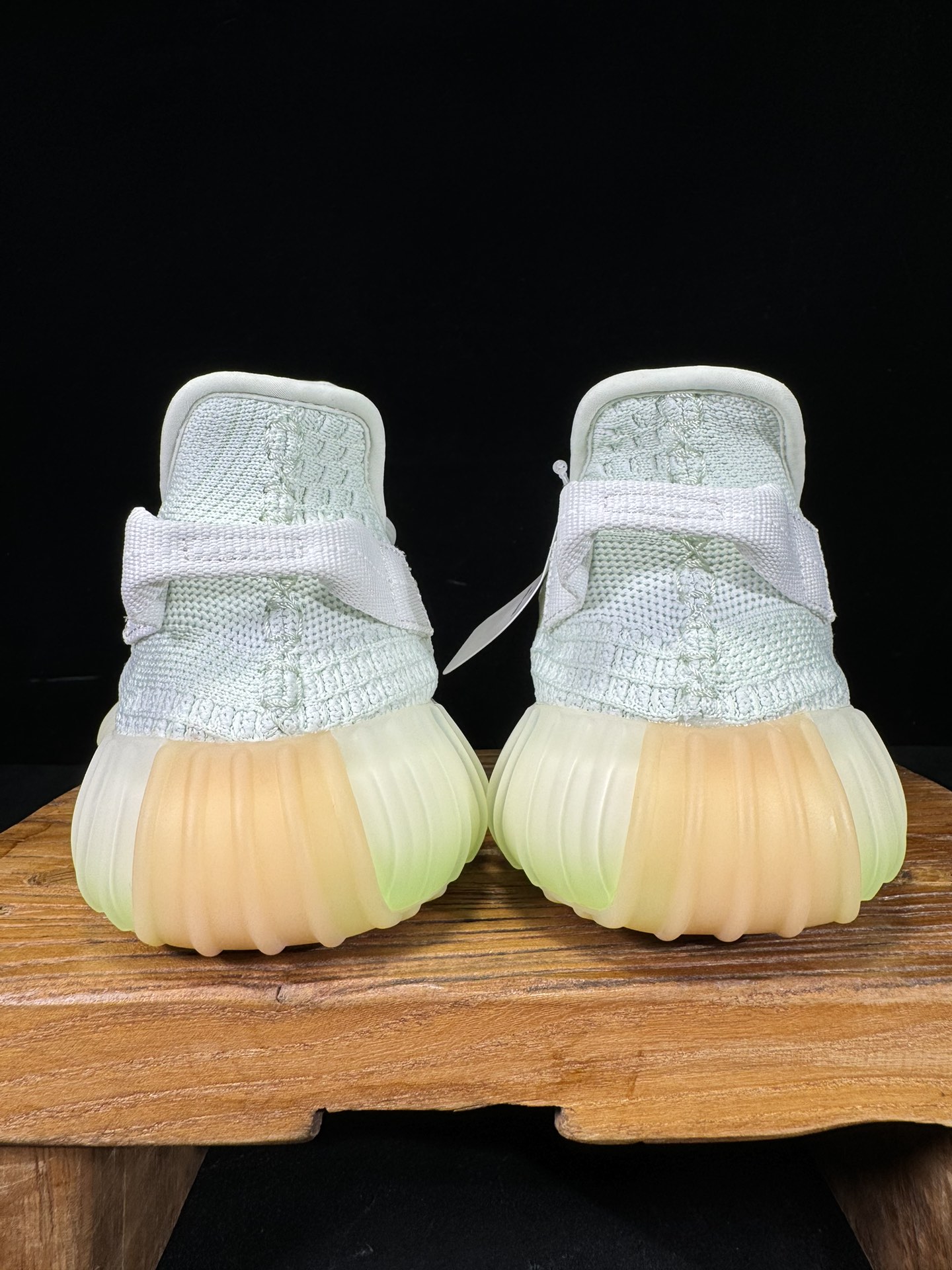 Yeezy350V2亚洲限定！限定天使市面椰子销量NO.1真遥遥领先！百万级销量最强性价比版本没有之一！