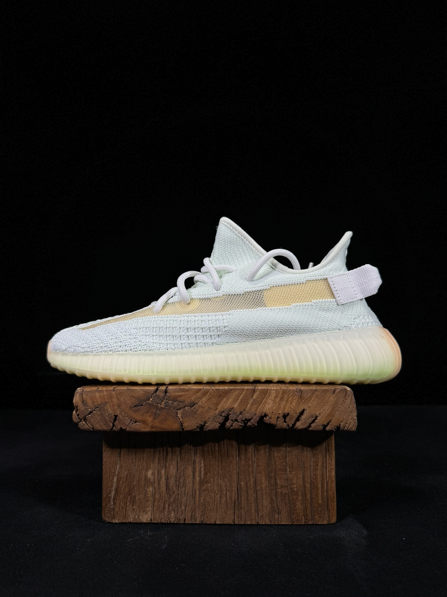 Yeezy350V2亚洲限定！限定天使市面椰子销量NO.1真遥遥领先！百万级销量最强性价比版本没有之一！