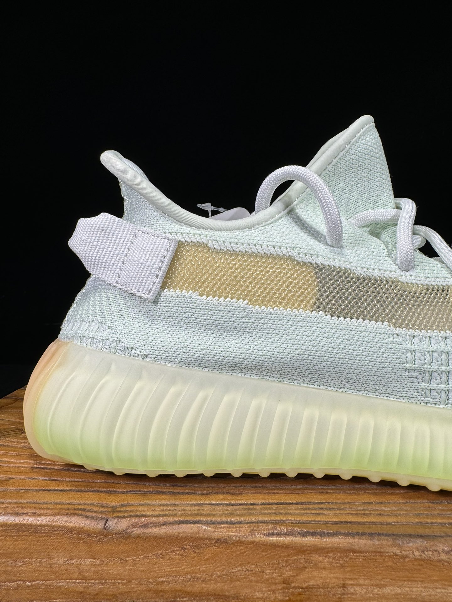 Yeezy350V2亚洲限定！限定天使市面椰子销量NO.1真遥遥领先！百万级销量最强性价比版本没有之一！