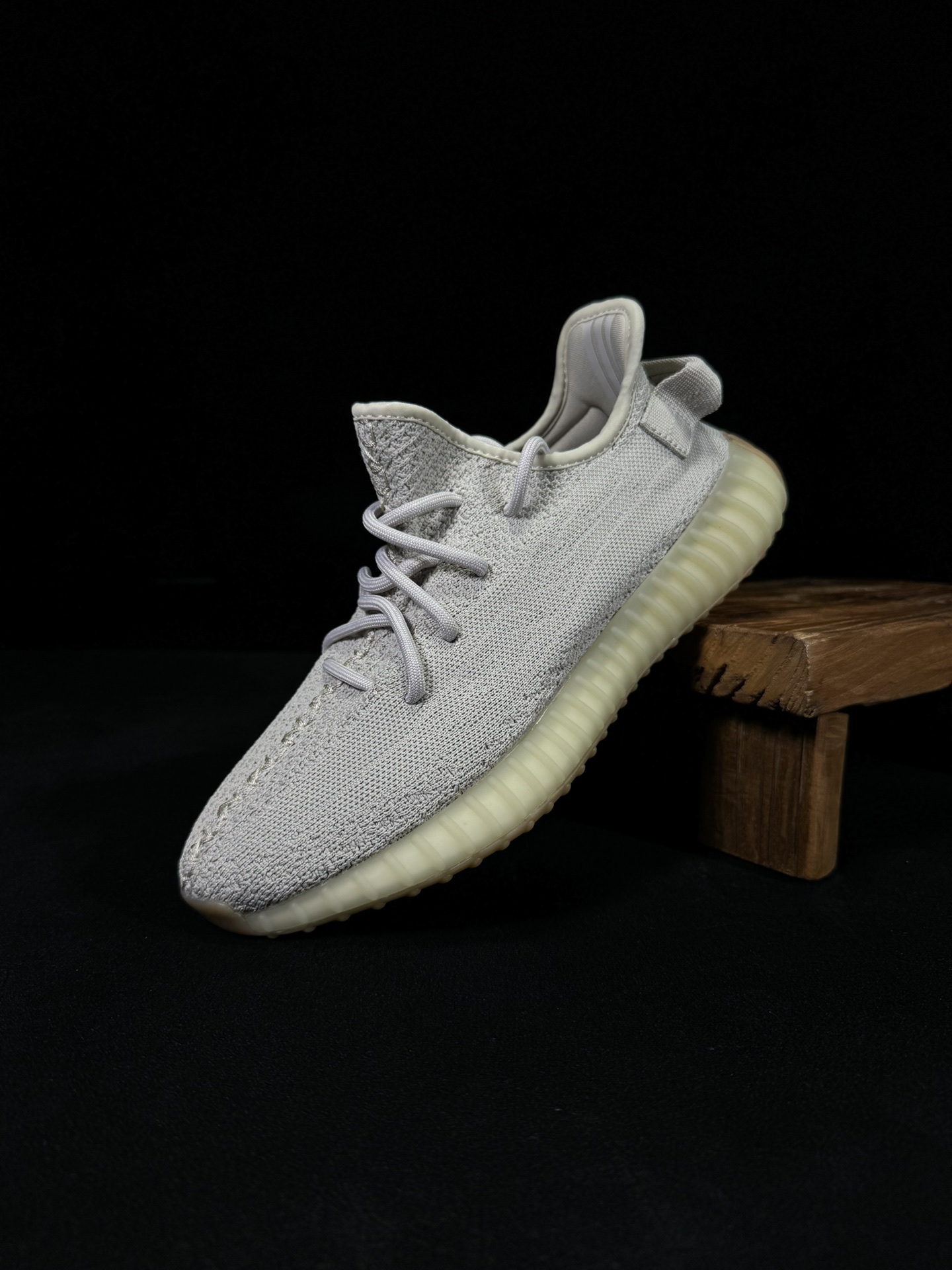 Yeezy 350V2 芝麻！（限定天使）市面椰子销量NO.1 真遥遥领先！百万级销量，最强性价比版本，