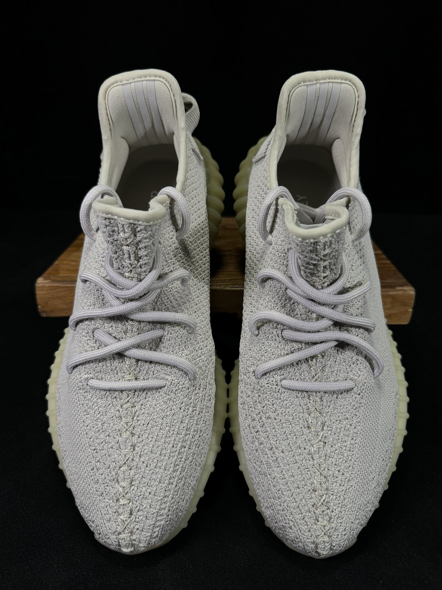 Yeezy 350V2 芝麻！（限定天使）市面椰子销量NO.1 真遥遥领先！百万级销量，最强性价比版本，