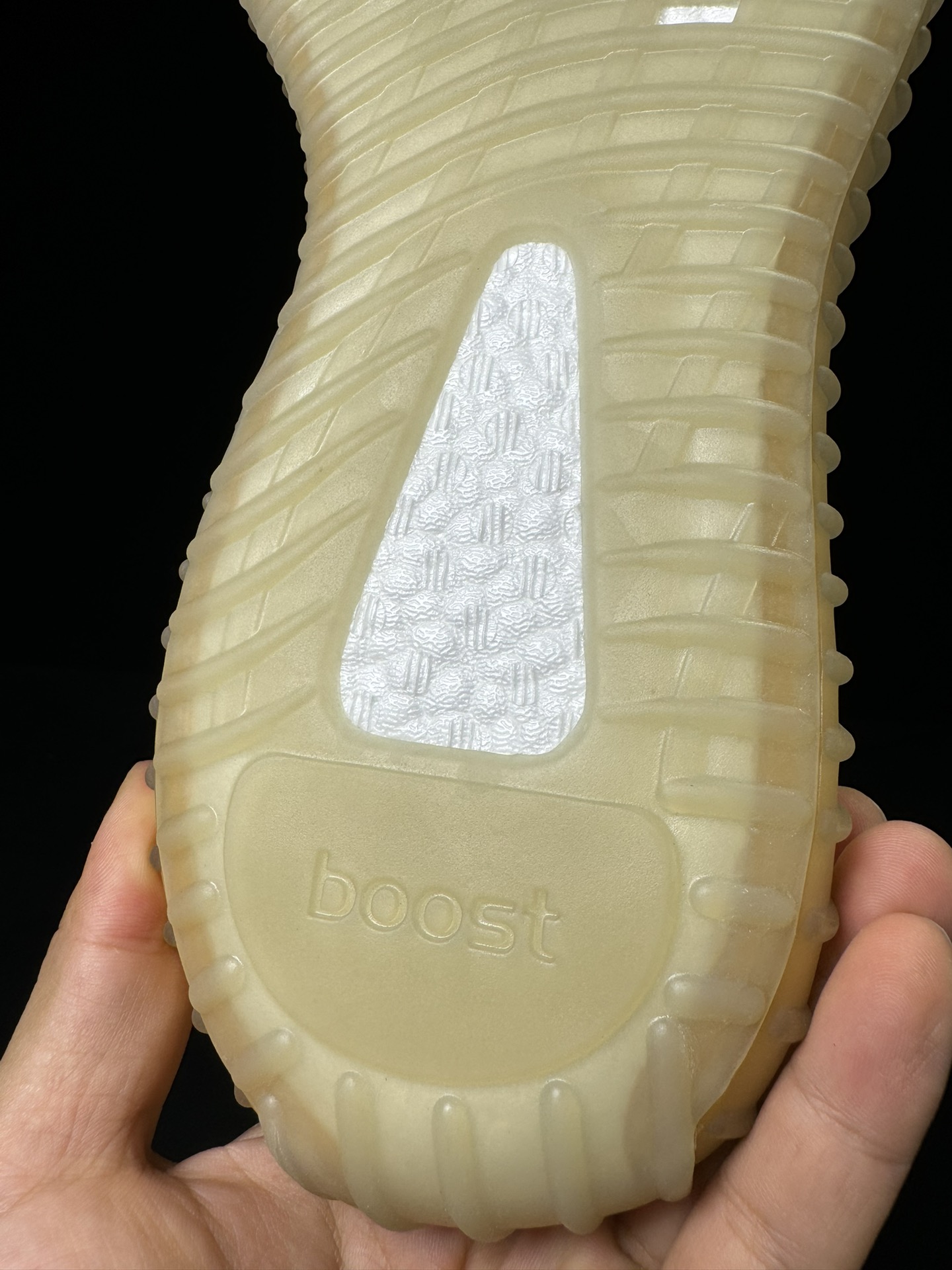 Yeezy 350V2 欧洲限定！（限定天使）市面椰子销量NO.1 真遥遥领先！百万级销量，最强性价比版