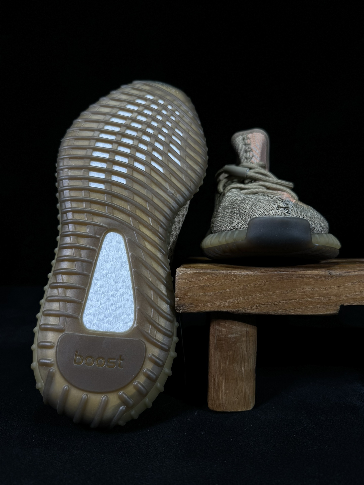 Yeezy 350V2 脏橙天使！（限定天使）市面椰子销量NO.1 真遥遥领先！百万级销量，最强性价比版