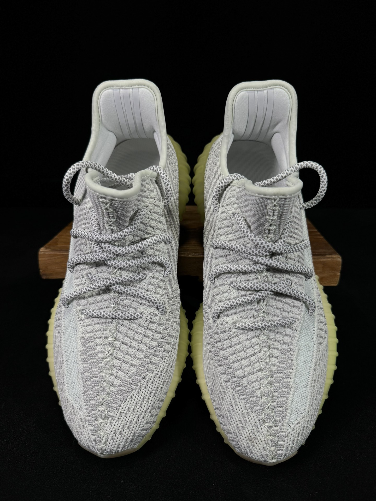Yeezy 350V2 灰天使！（限定天使）市面椰子销量NO.1 真遥遥领先！百万级销量，最强性价比版本