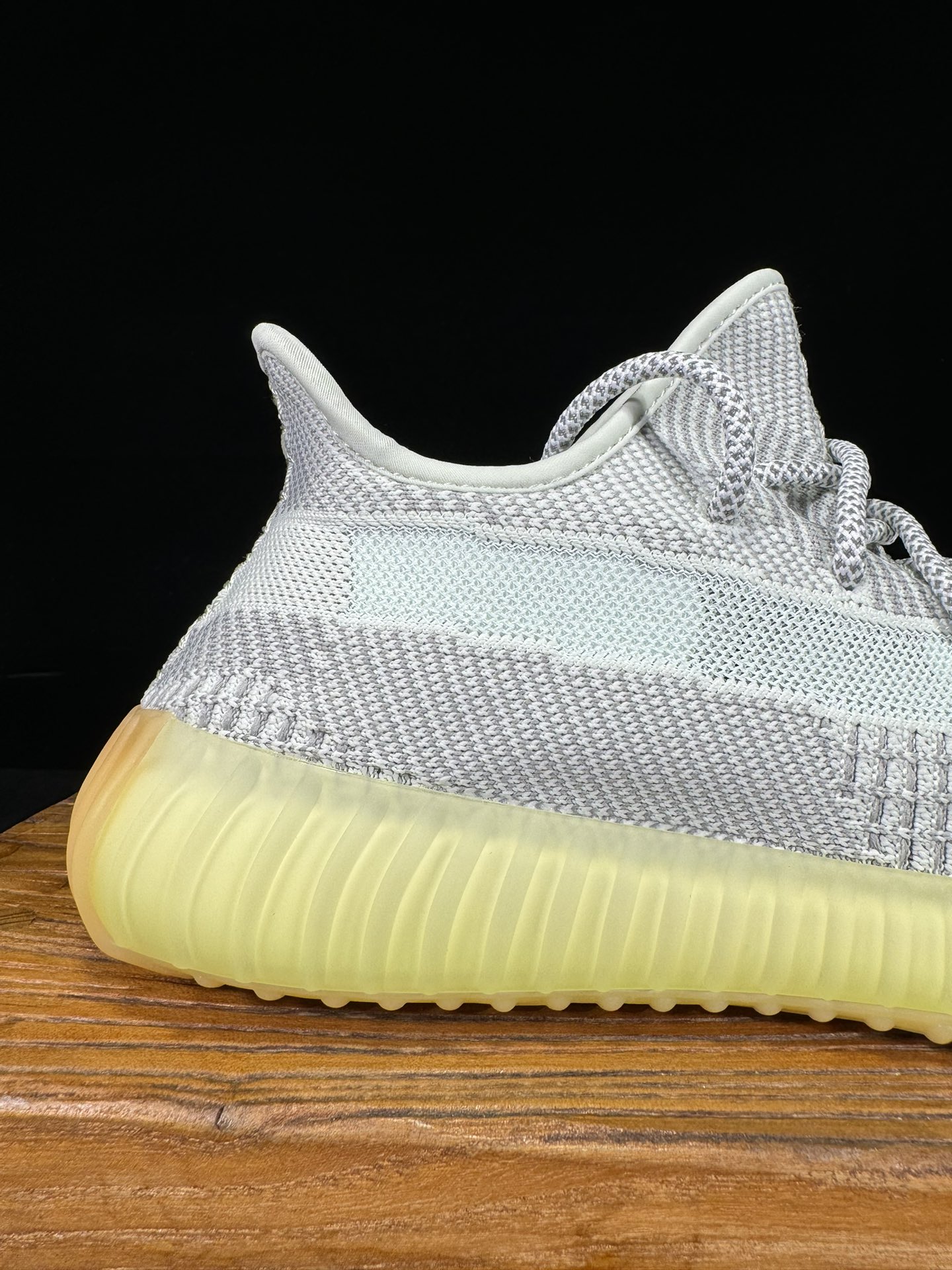 Yeezy 350V2 灰天使！（限定天使）市面椰子销量NO.1 真遥遥领先！百万级销量，最强性价比版本