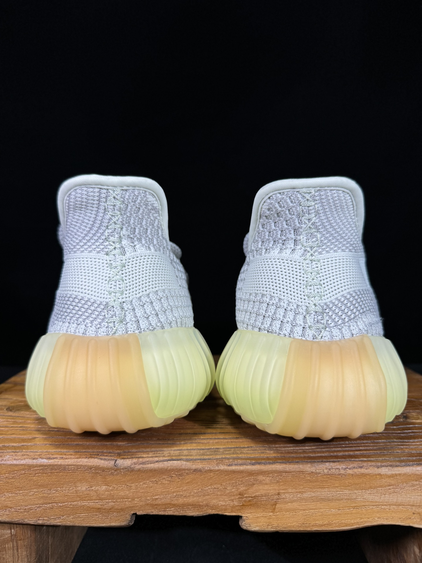 Yeezy 350V2 灰天使！（限定天使）市面椰子销量NO.1 真遥遥领先！百万级销量，最强性价比版本