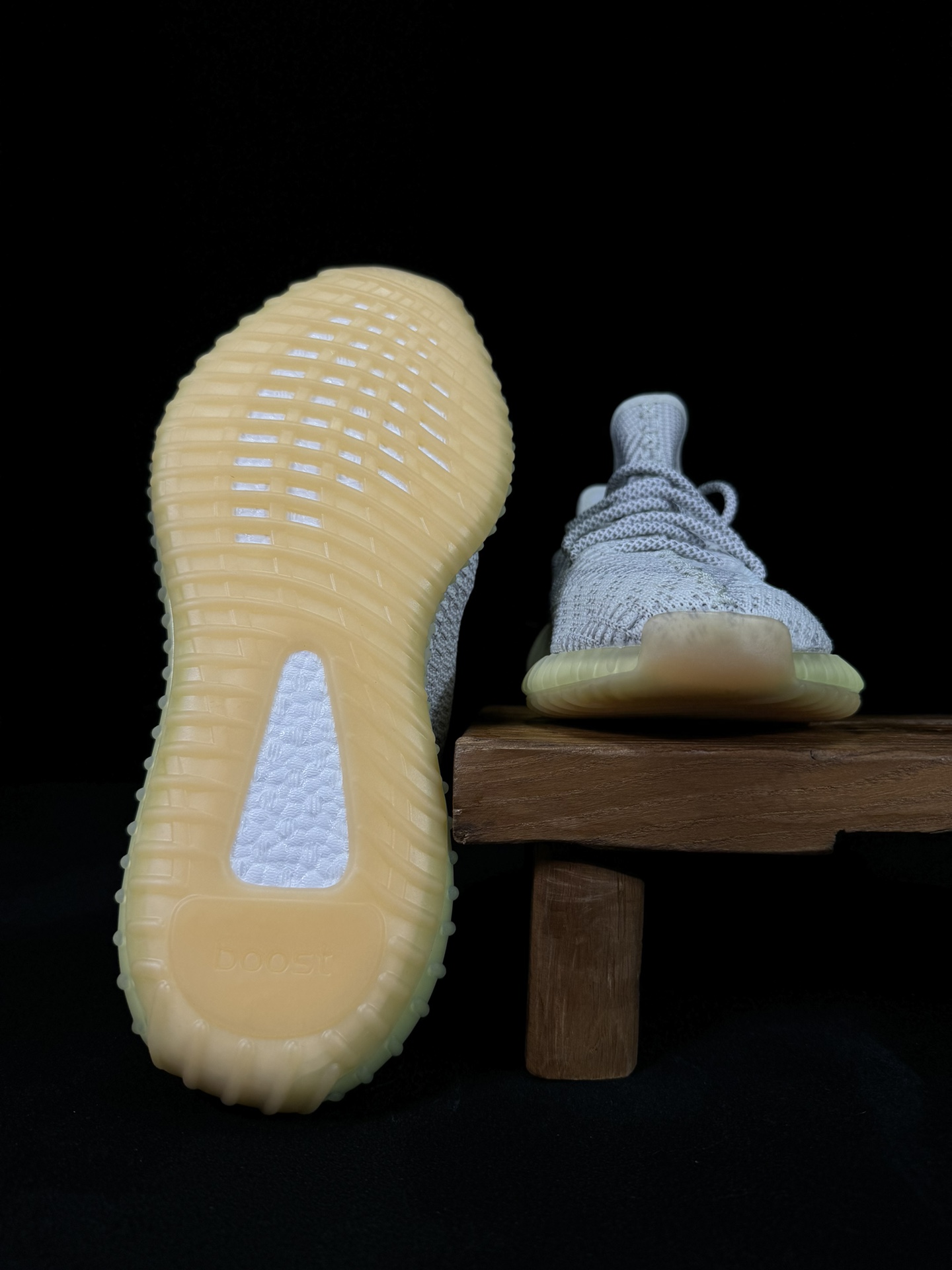 Yeezy 350V2 灰天使！（限定天使）市面椰子销量NO.1 真遥遥领先！百万级销量，最强性价比版本