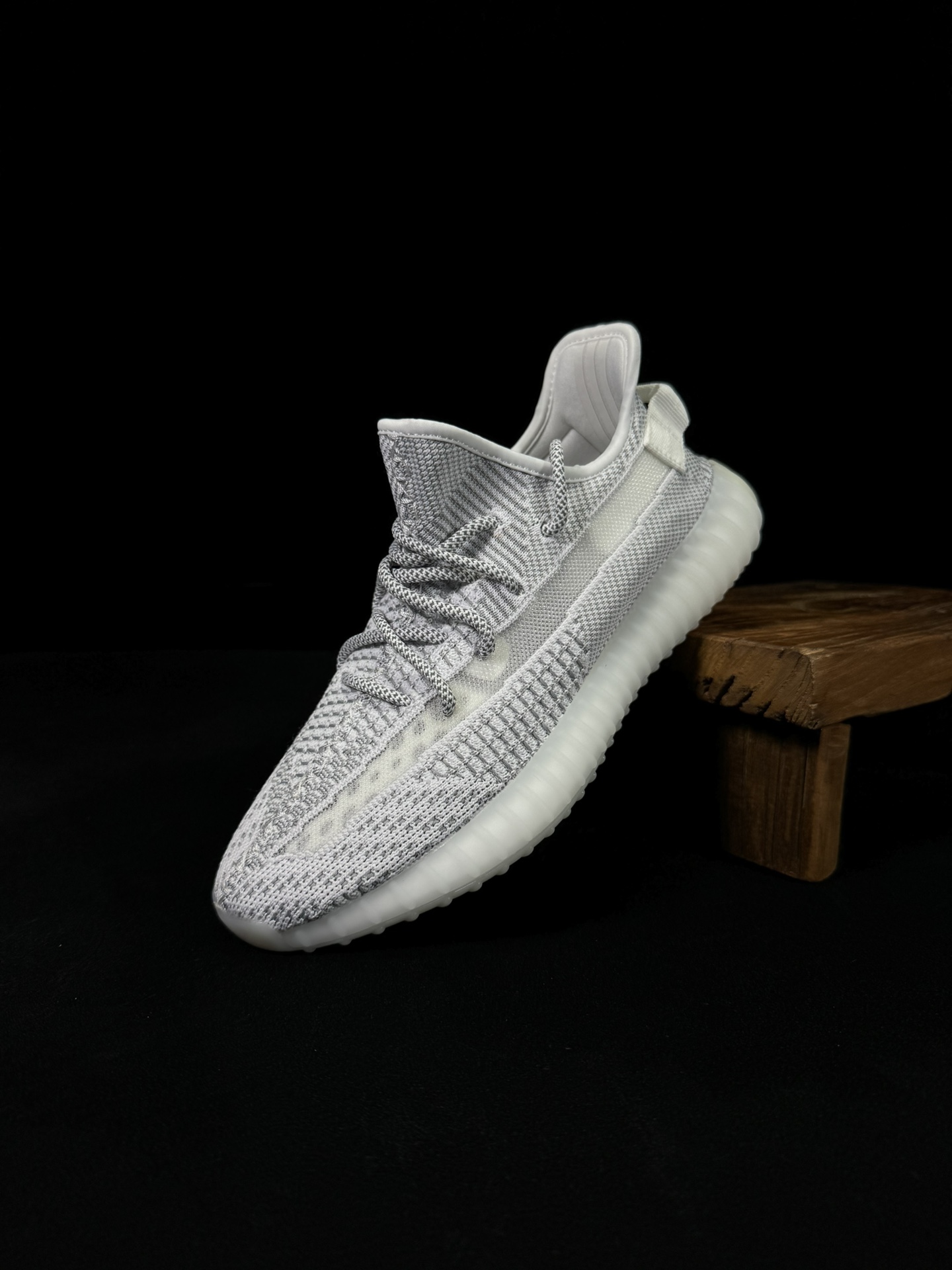 Yeezy 350V2 白天使！（限定天使）市面椰子销量NO.1 真遥遥领先！百万级销量，最强性价比版本