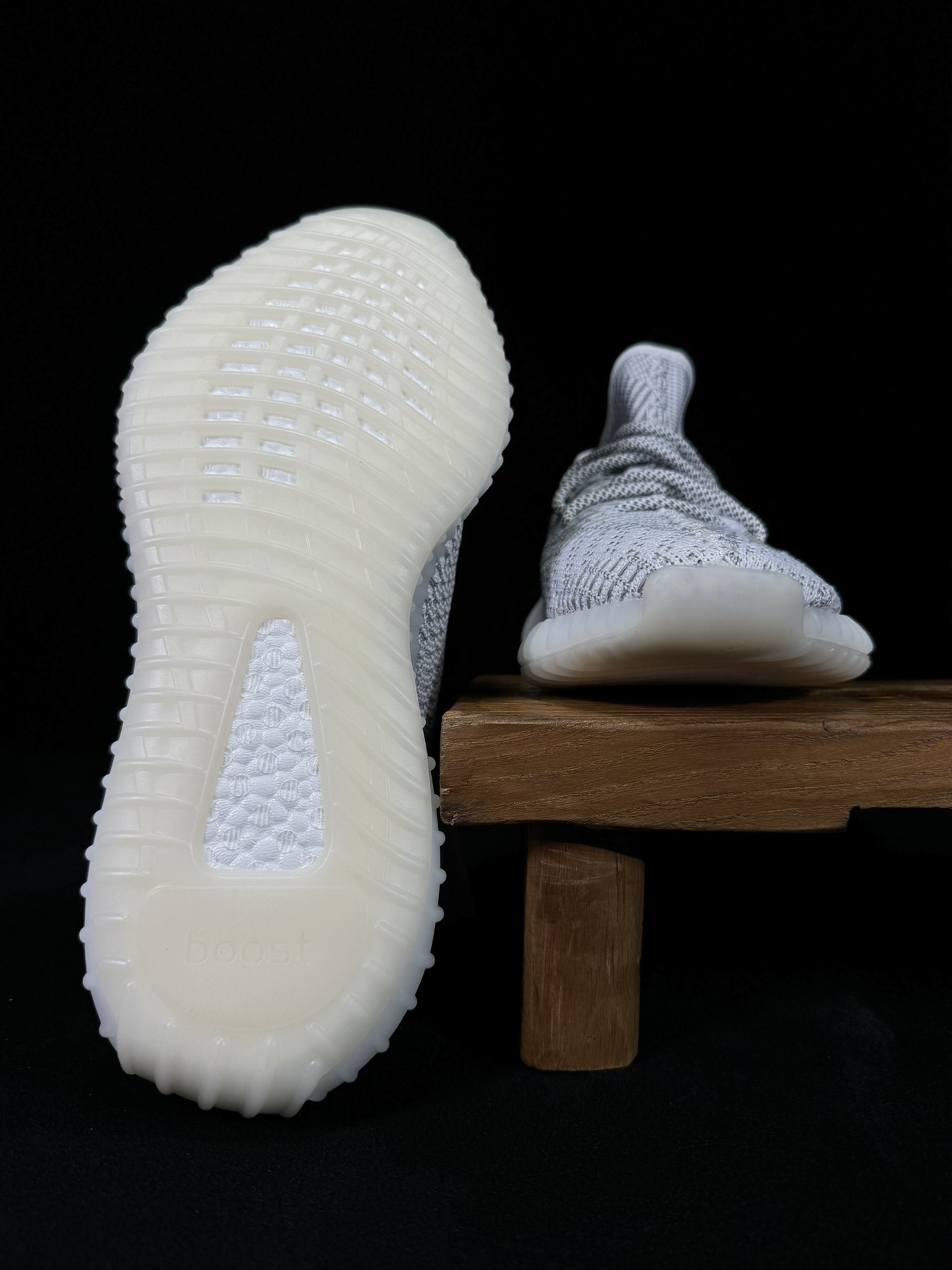 Yeezy 350V2 白天使！（限定天使）市面椰子销量NO.1 真遥遥领先！百万级销量，最强性价比版本