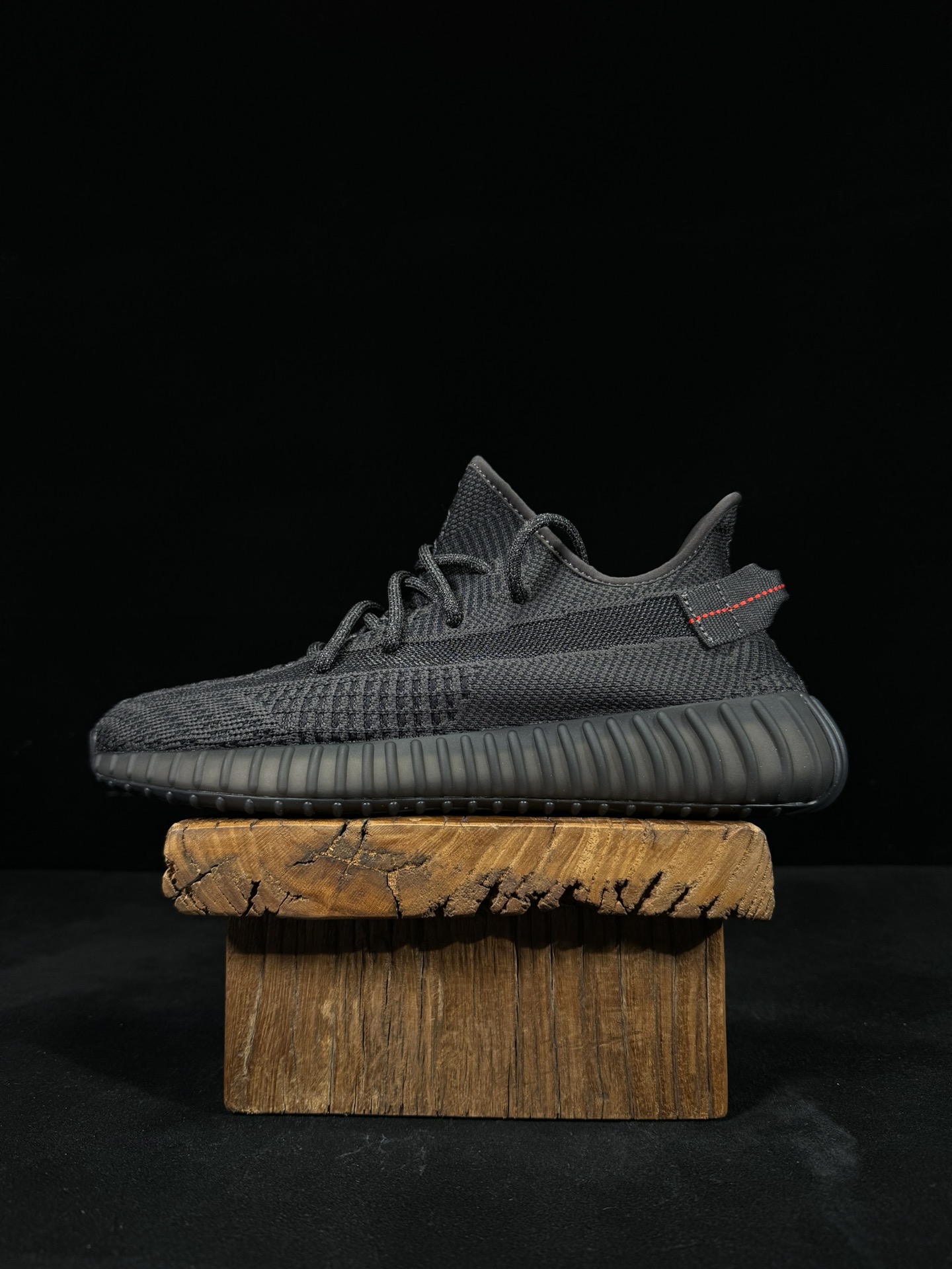 Yeezy 350V2 黑天使！（限定天使）市面椰子销量NO.1 真遥遥领先！百万级销量，最强性价比版本