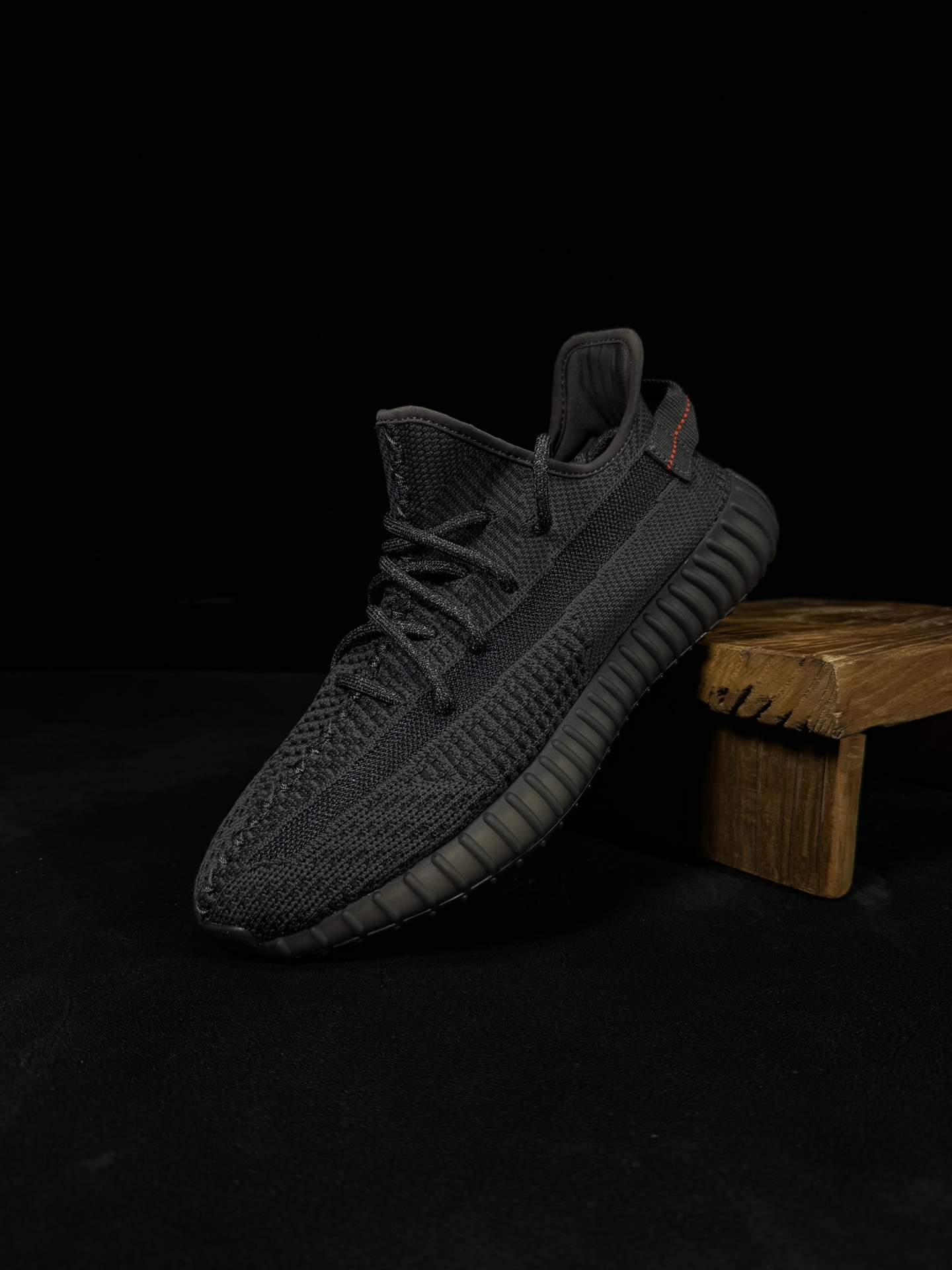 Yeezy 350V2 黑天使！（限定天使）市面椰子销量NO.1 真遥遥领先！百万级销量，最强性价比版本