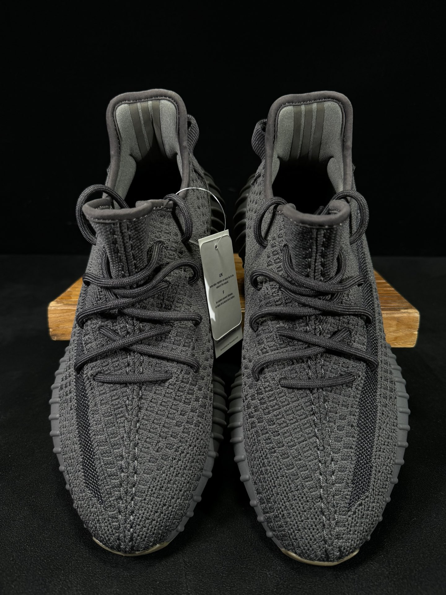 Yeezy 350V2 黑生胶！（限定天使）市面椰子销量NO.1 真遥遥领先！百万级销量，最强性价比版本