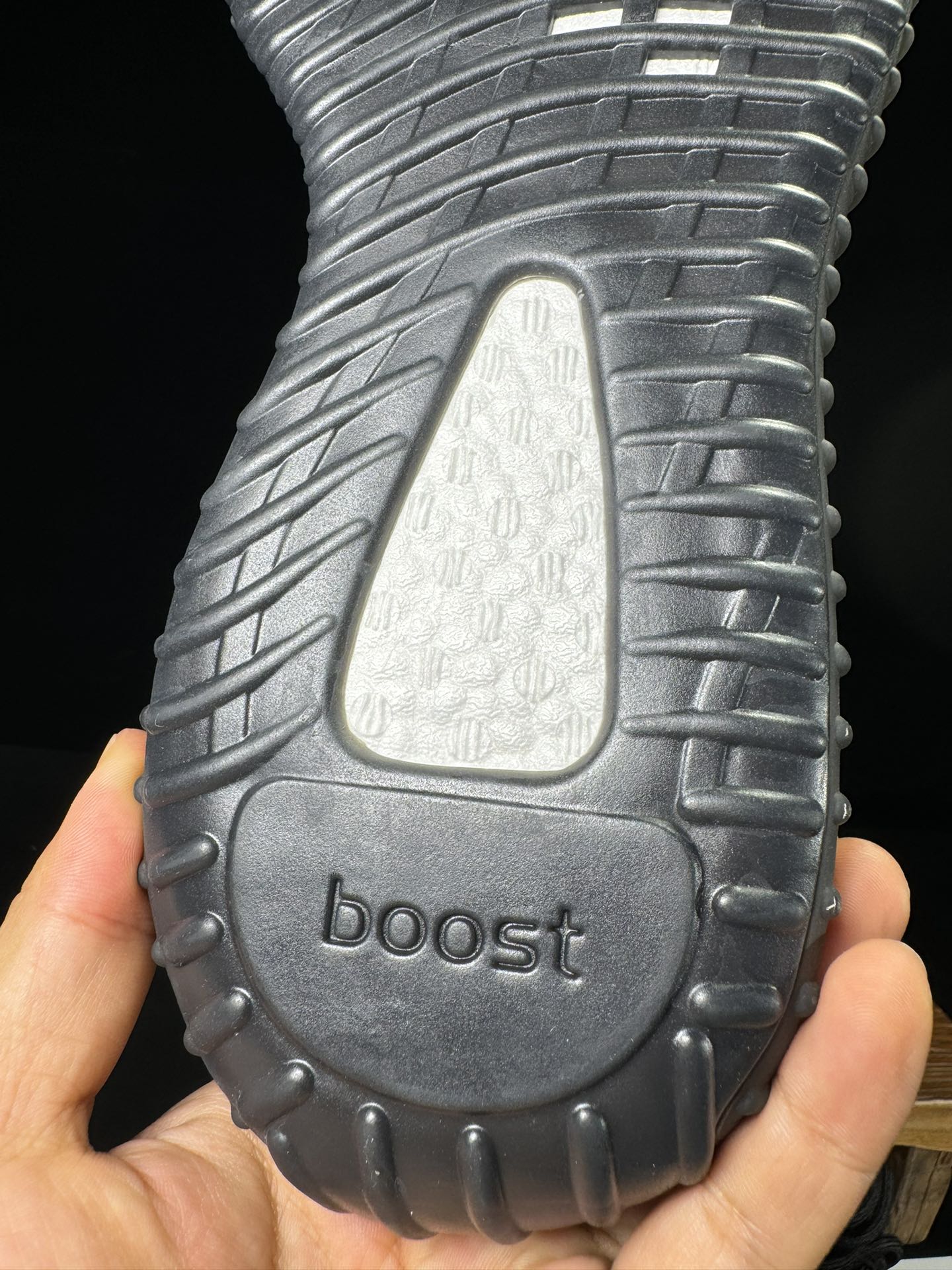 Yeezy 350V2 黑粉！（限定天使）市面椰子销量NO.1 真遥遥领先！百万级销量，最强性价比版本，