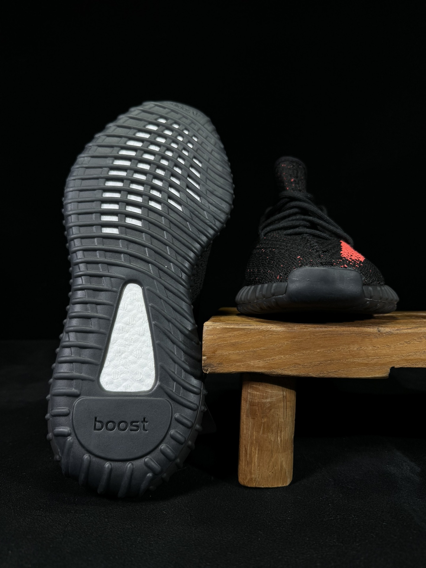 Yeezy 350V2 黑粉！（限定天使）市面椰子销量NO.1 真遥遥领先！百万级销量，最强性价比版本，