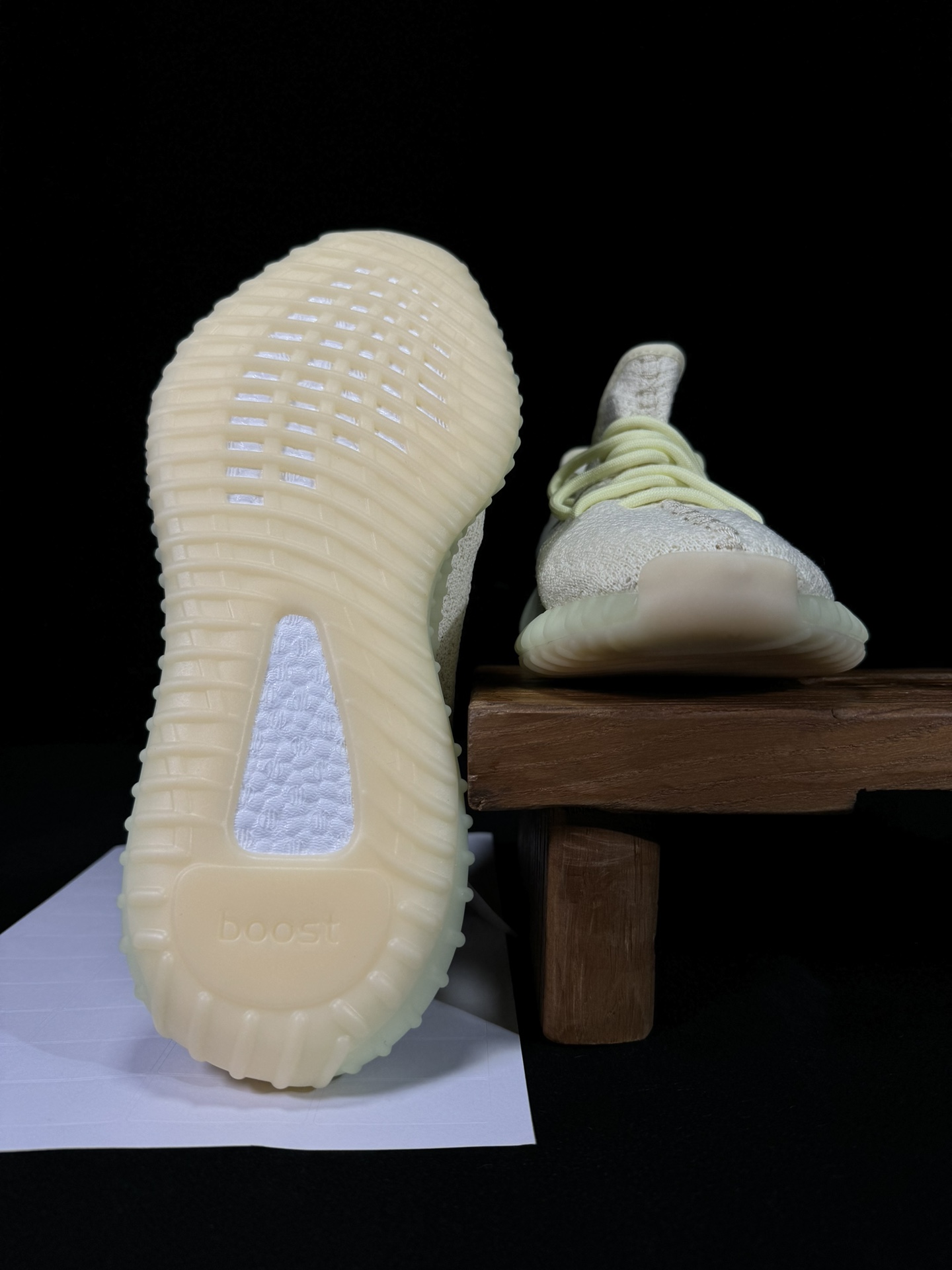 Yeezy 350V2 黄油！（限定天使）市面椰子销量NO.1 真遥遥领先！百万级销量，最强性价比版本，