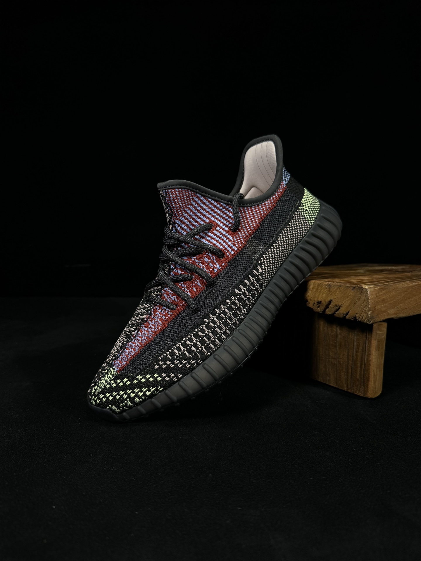 Yeezy 350V2 黑红天使！（限定天使）市面椰子销量NO.1 真遥遥领先！百万级销量，最强性价比版