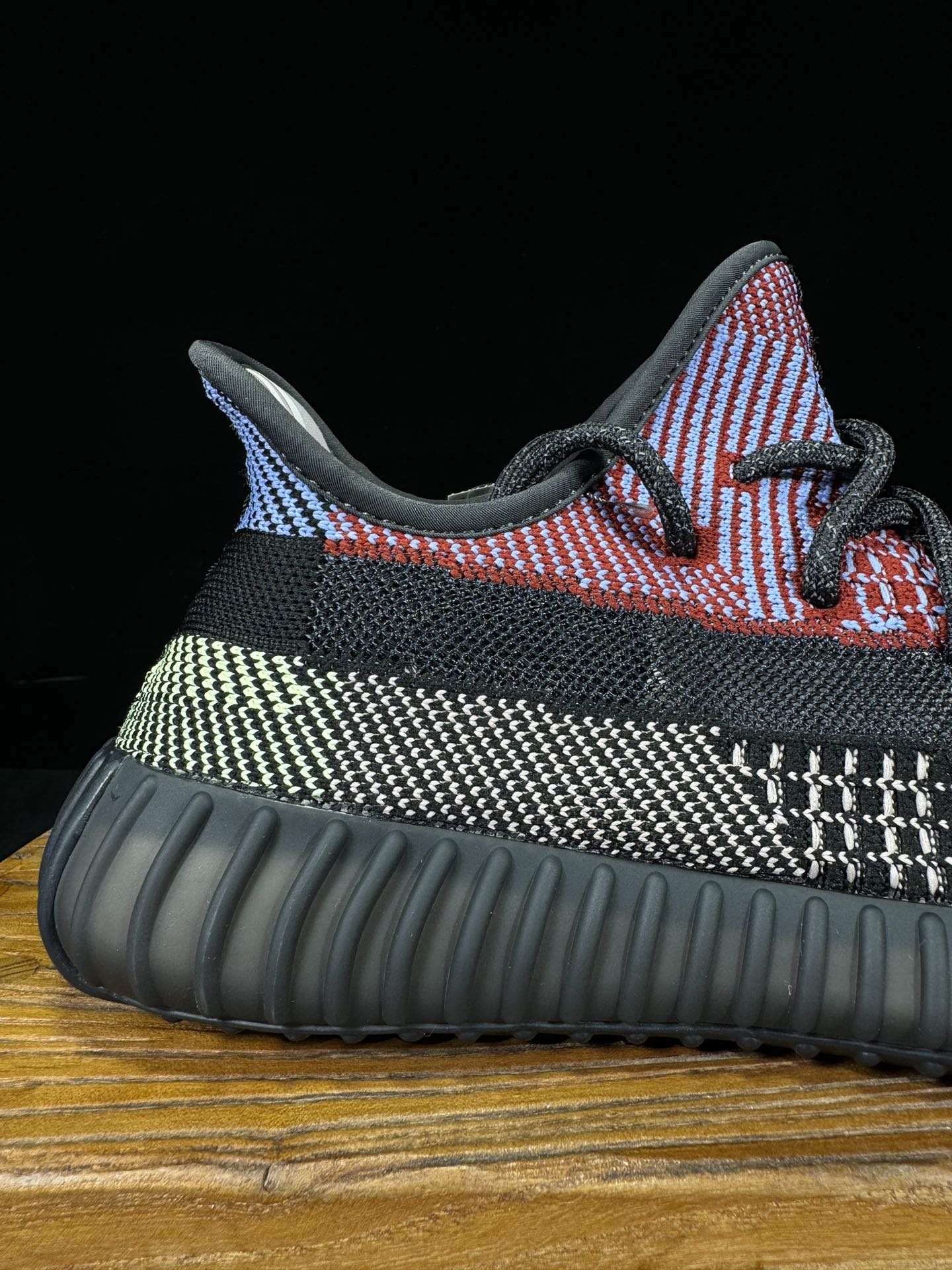 Yeezy 350V2 黑红天使！（限定天使）市面椰子销量NO.1 真遥遥领先！百万级销量，最强性价比版