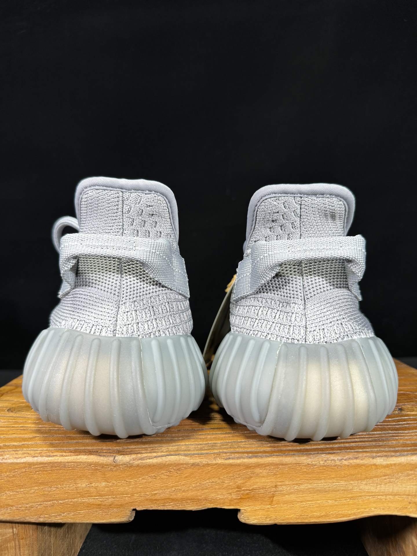 Yeezy350V2酷灰！限定天使市面椰子销量NO.1真遥遥领先！百万级销量最强性价比版本没有之一！7年