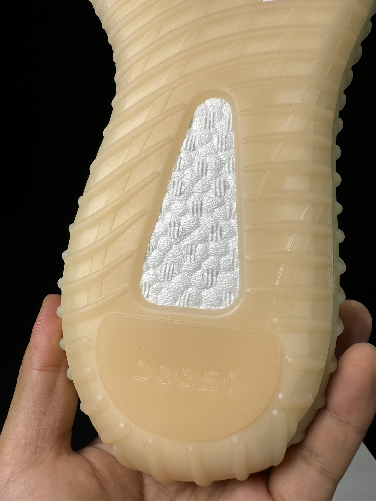 Yeezy350V2脏黄天使！限定天使市面椰子销量NO.1真遥遥领先！百万级销量最强性价比版本没有之一！