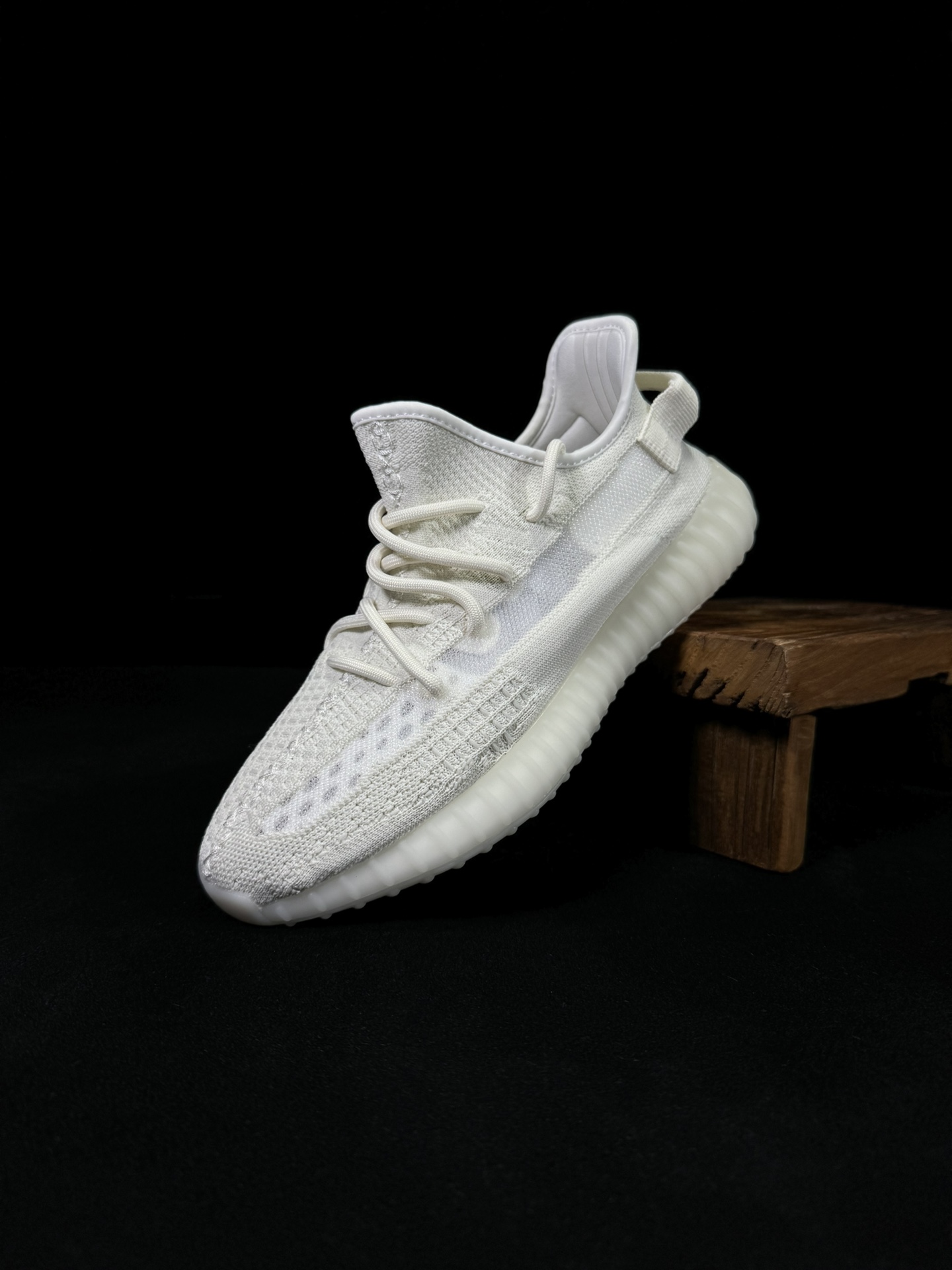 Yeezy350V2白透天使！限定天使市面椰子销量NO.1真遥遥领先！百万级销量最强性价比版本没有之一！