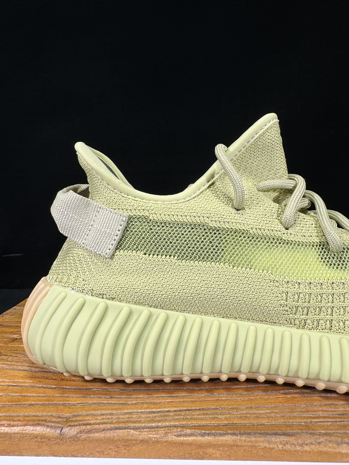 Yeezy350V2硫磺抹茶绿！限定天使市面椰子销量NO.1真遥遥领先！百万级销量最强性价比版本没有之一