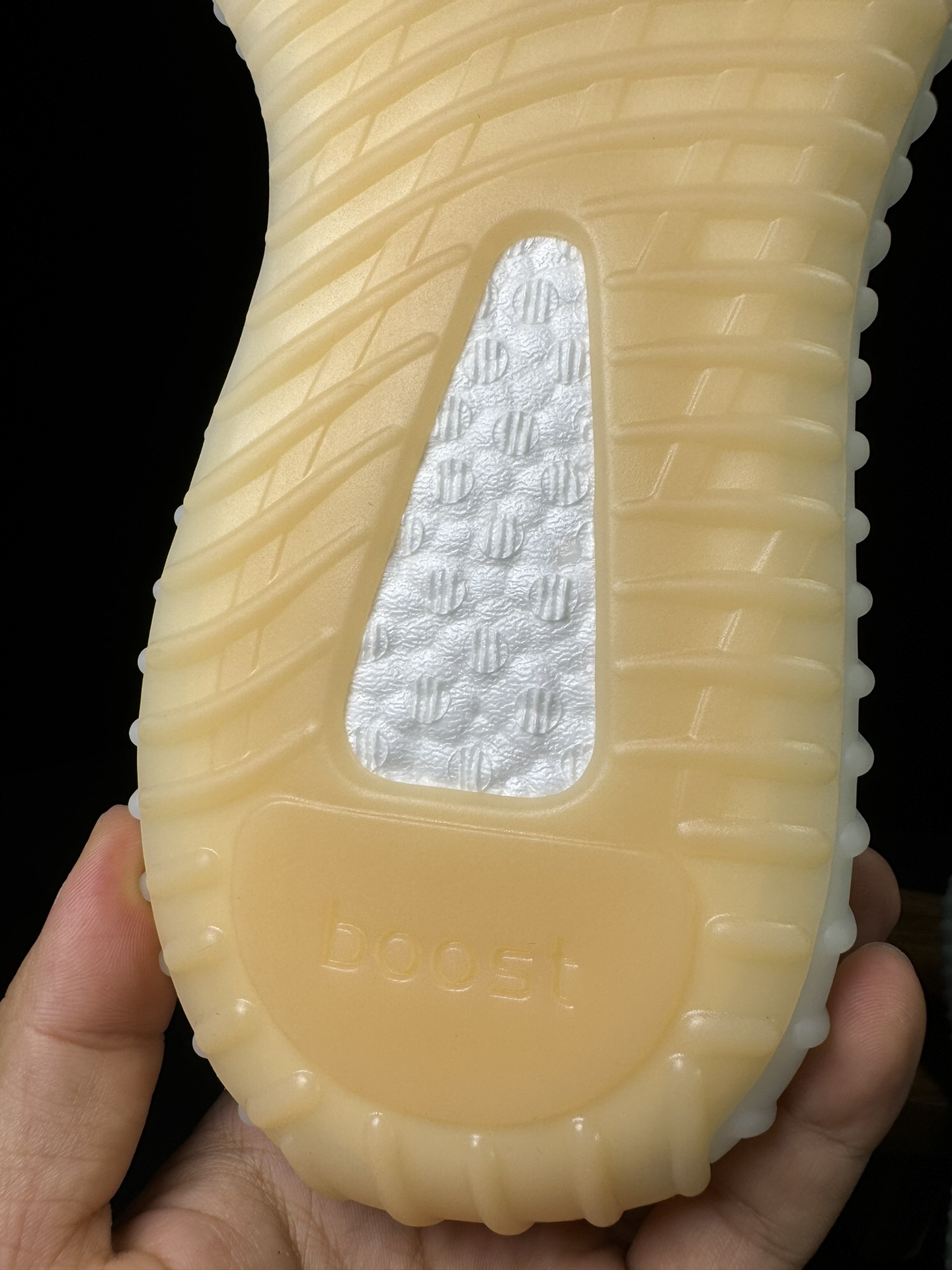 Yeezy350V2卡其灰！限定天使市面椰子销量NO.1真遥遥领先！百万级销量最强性价比版本没有之一！7