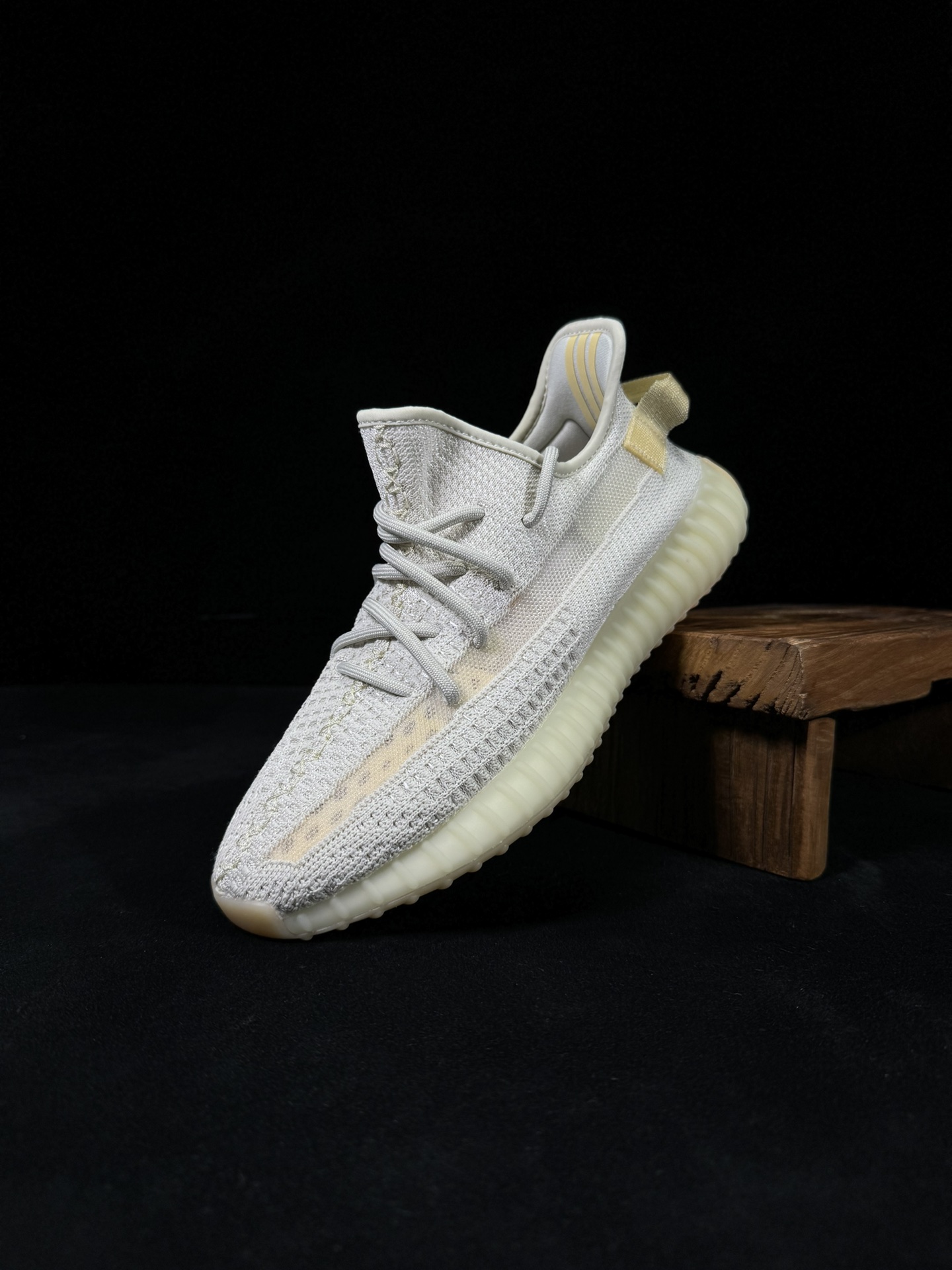 Yeezy350V2小雏菊变色龙！满天星市面椰子销量NO.1真遥遥领先！百万级销量最强性价比版本没有之一