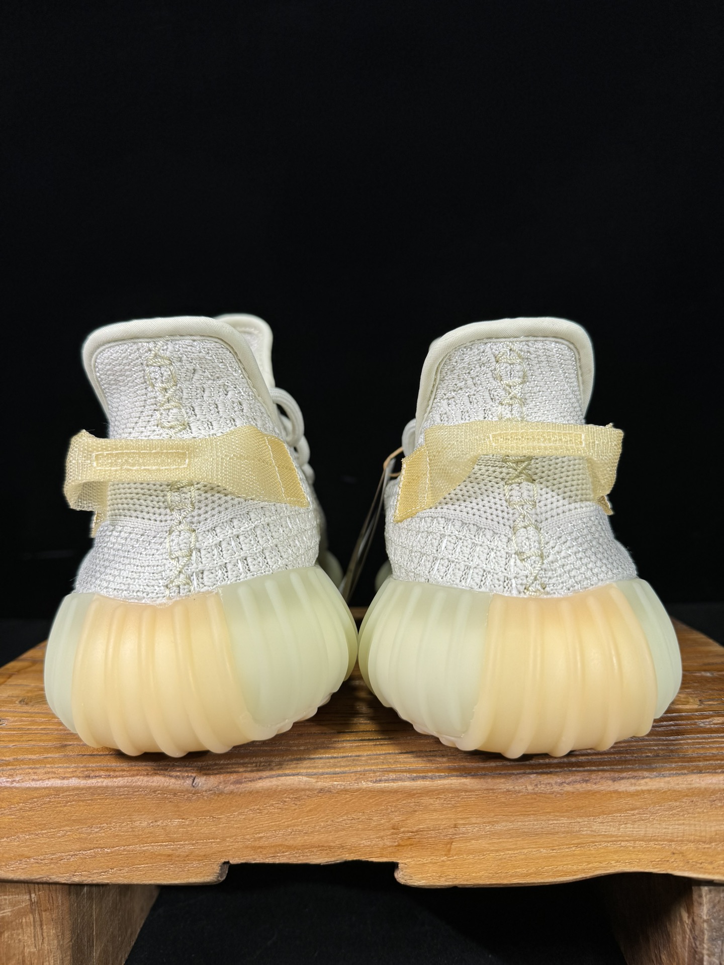 Yeezy350V2小雏菊变色龙！满天星市面椰子销量NO.1真遥遥领先！百万级销量最强性价比版本没有之一