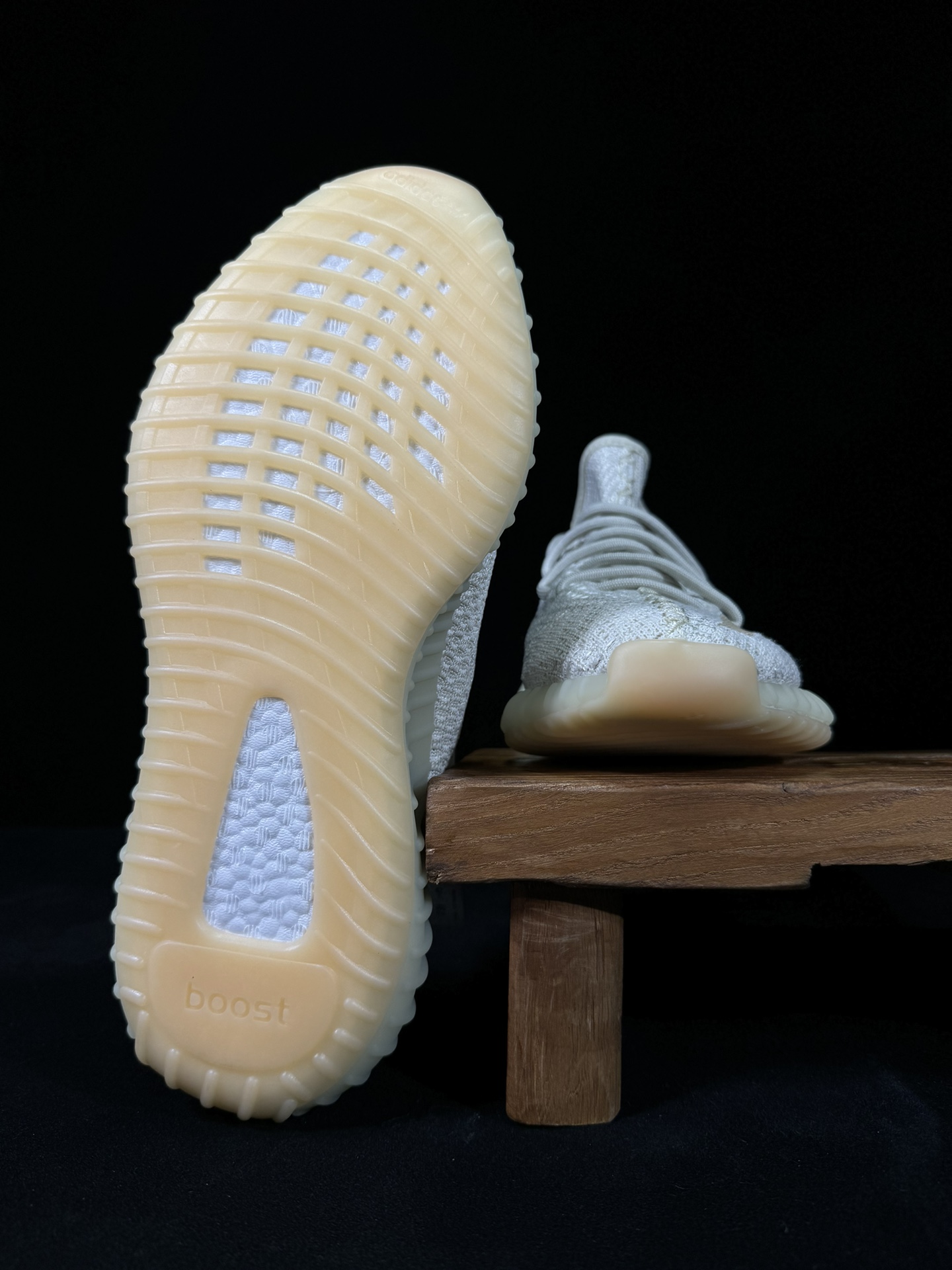 Yeezy350V2小雏菊变色龙！满天星市面椰子销量NO.1真遥遥领先！百万级销量最强性价比版本没有之一