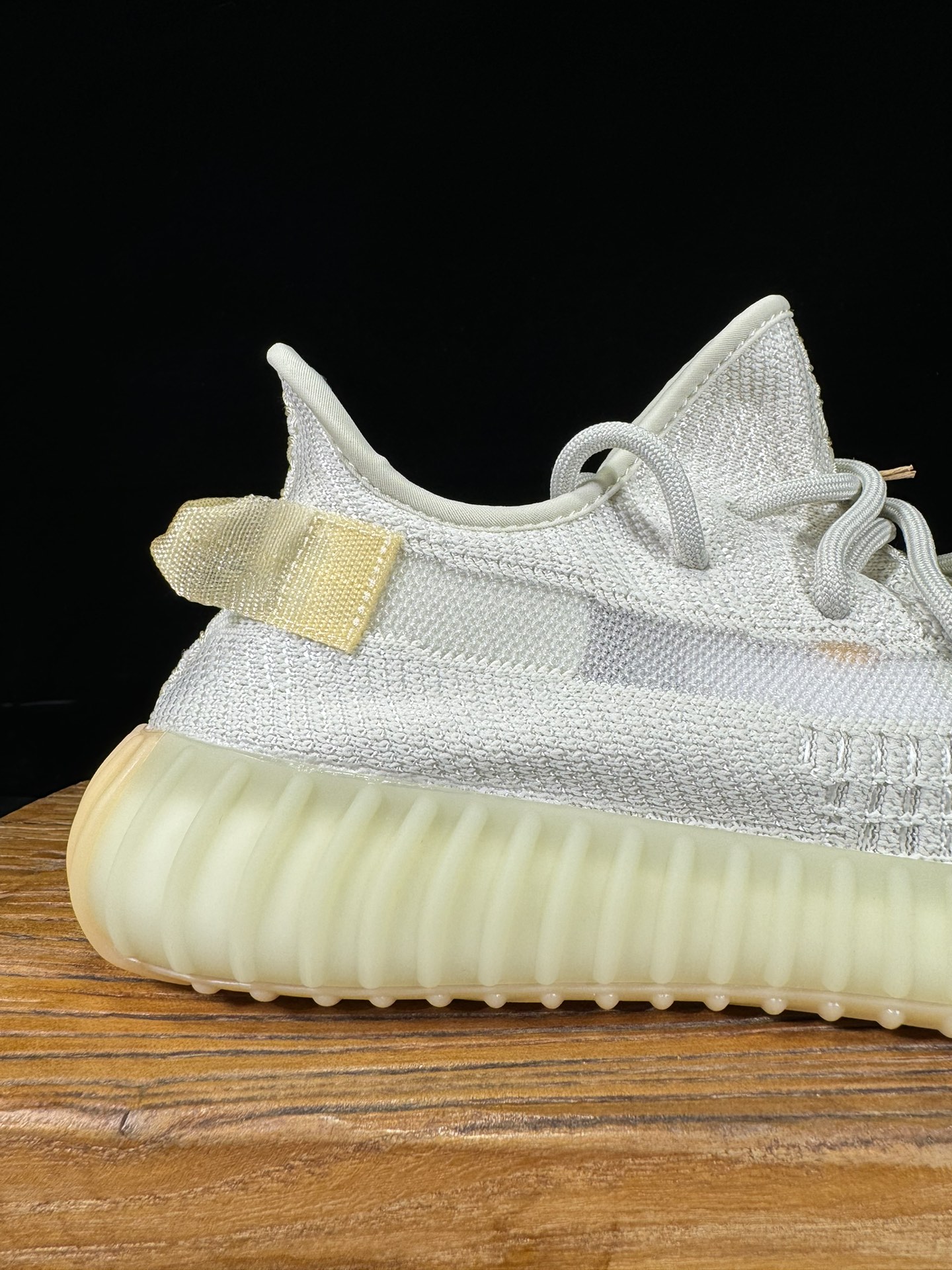 Yeezy350V2小雏菊变色龙！满天星市面椰子销量NO.1真遥遥领先！百万级销量最强性价比版本没有之一