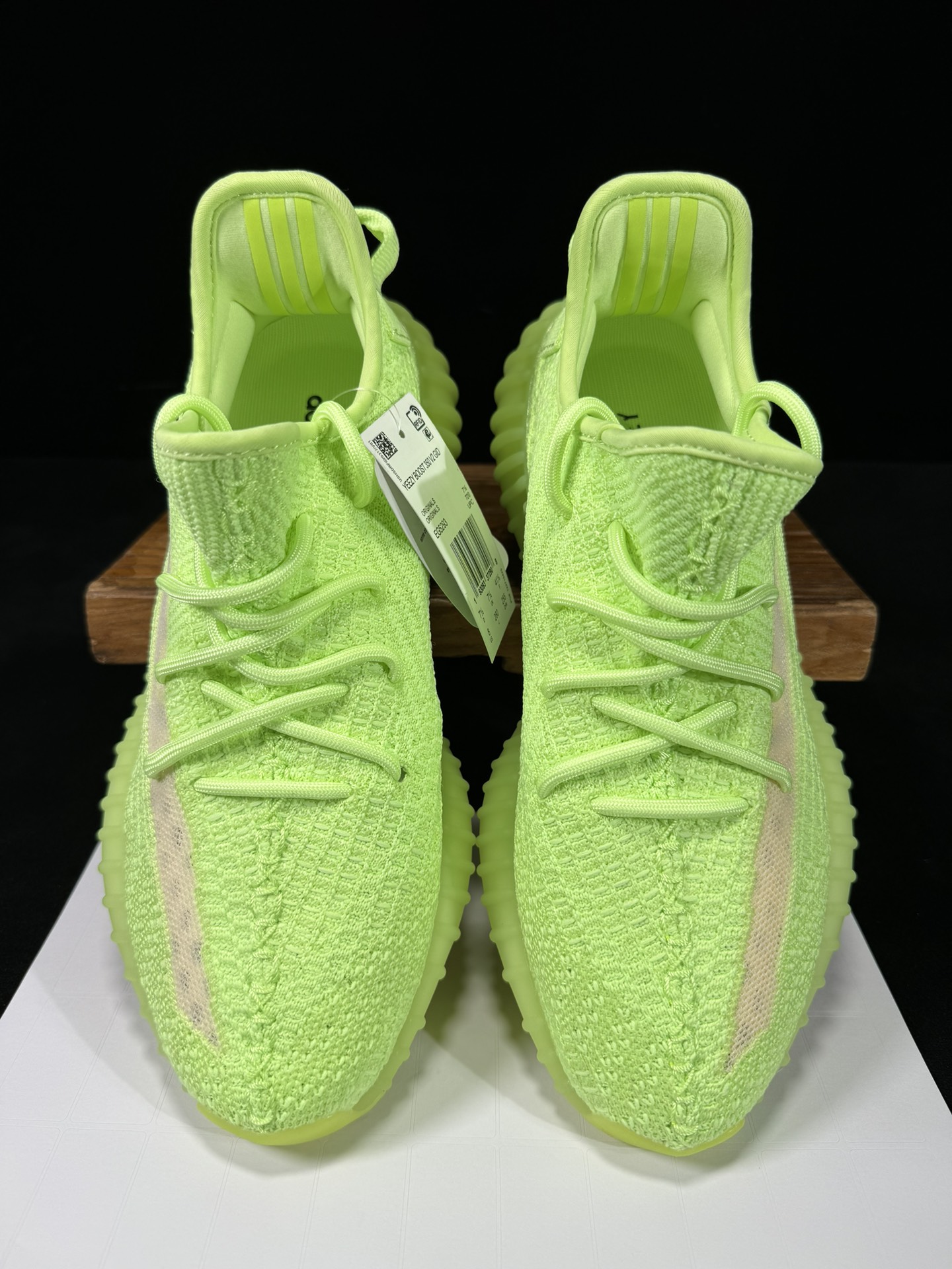 Yeezy350V2夜光绿！满天星市面椰子销量NO.1真遥遥领先！百万级销量最强性价比版本没有之一！7年