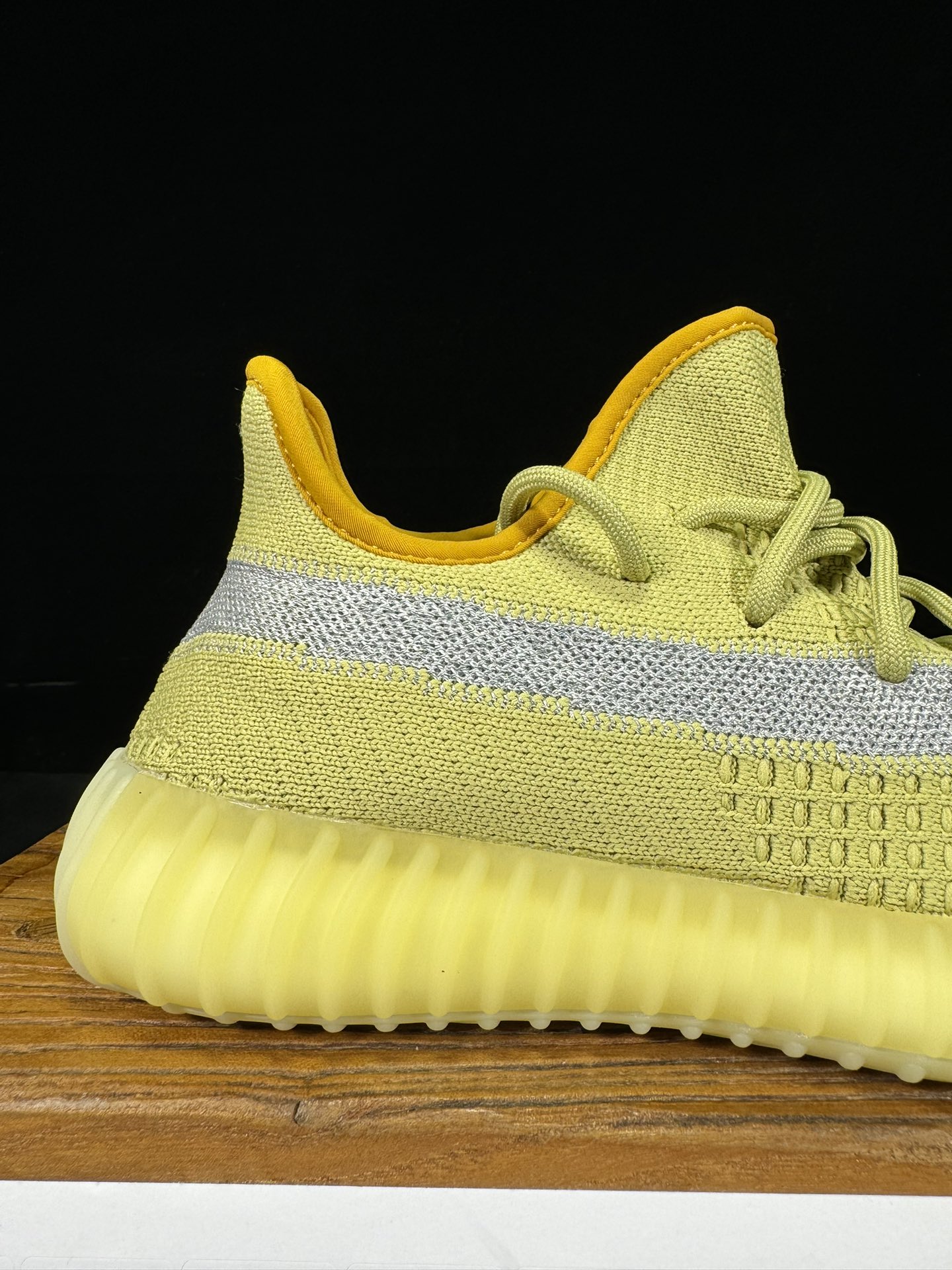Yeezy 350V2 丁黄侧透！（满天星）市面椰子销量NO.1 真遥遥领先！百万级销量，最强性价比版本