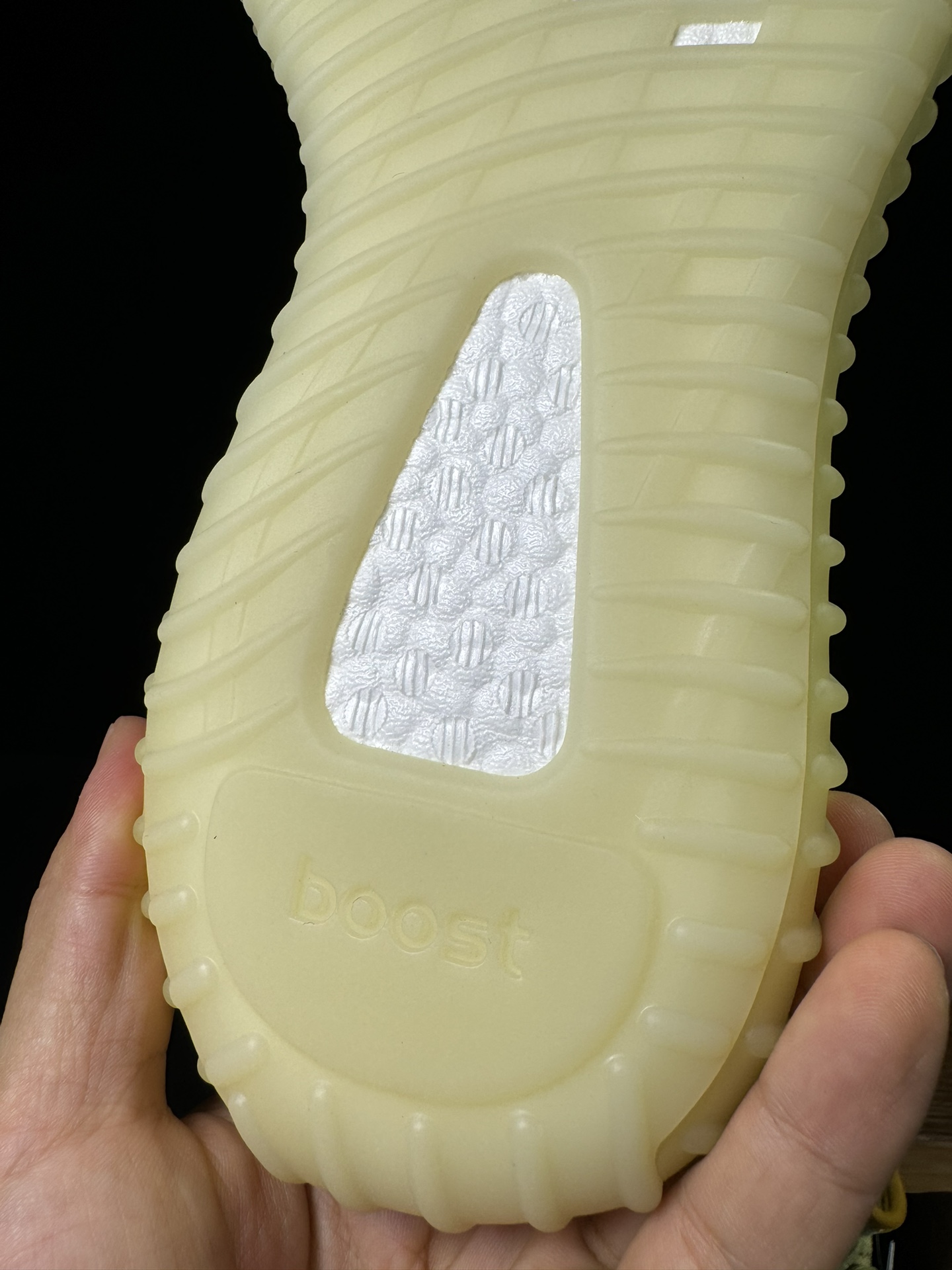 Yeezy 350V2 丁黄侧透！（满天星）市面椰子销量NO.1 真遥遥领先！百万级销量，最强性价比版本