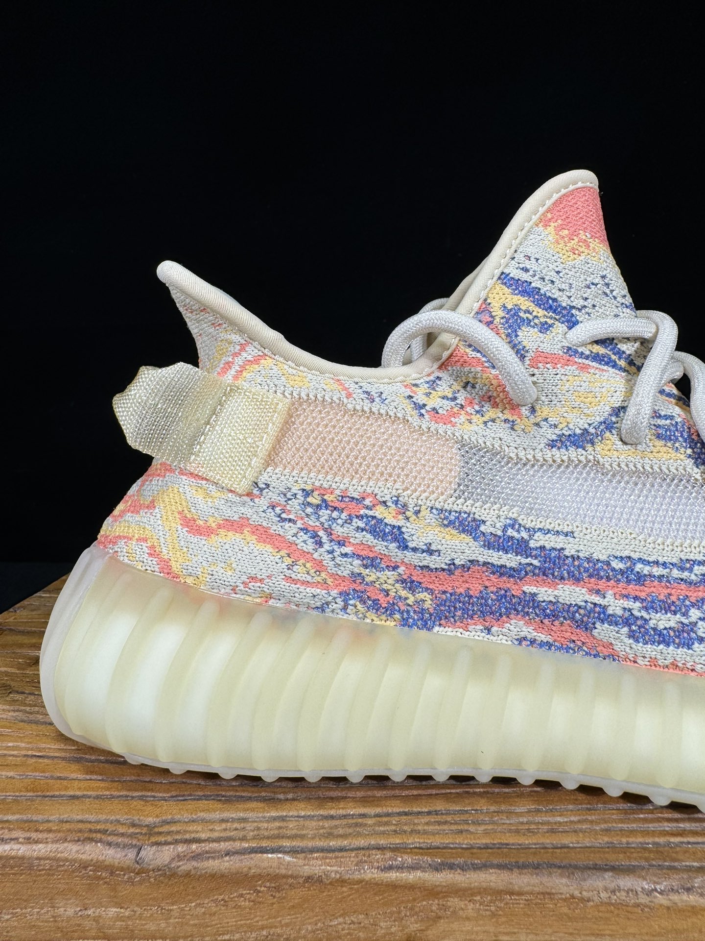 Yeezy350V2黄色暴龙兽！满天星市面椰子销量NO.1真遥遥领先！百万级销量最强性价比版本没有之一！