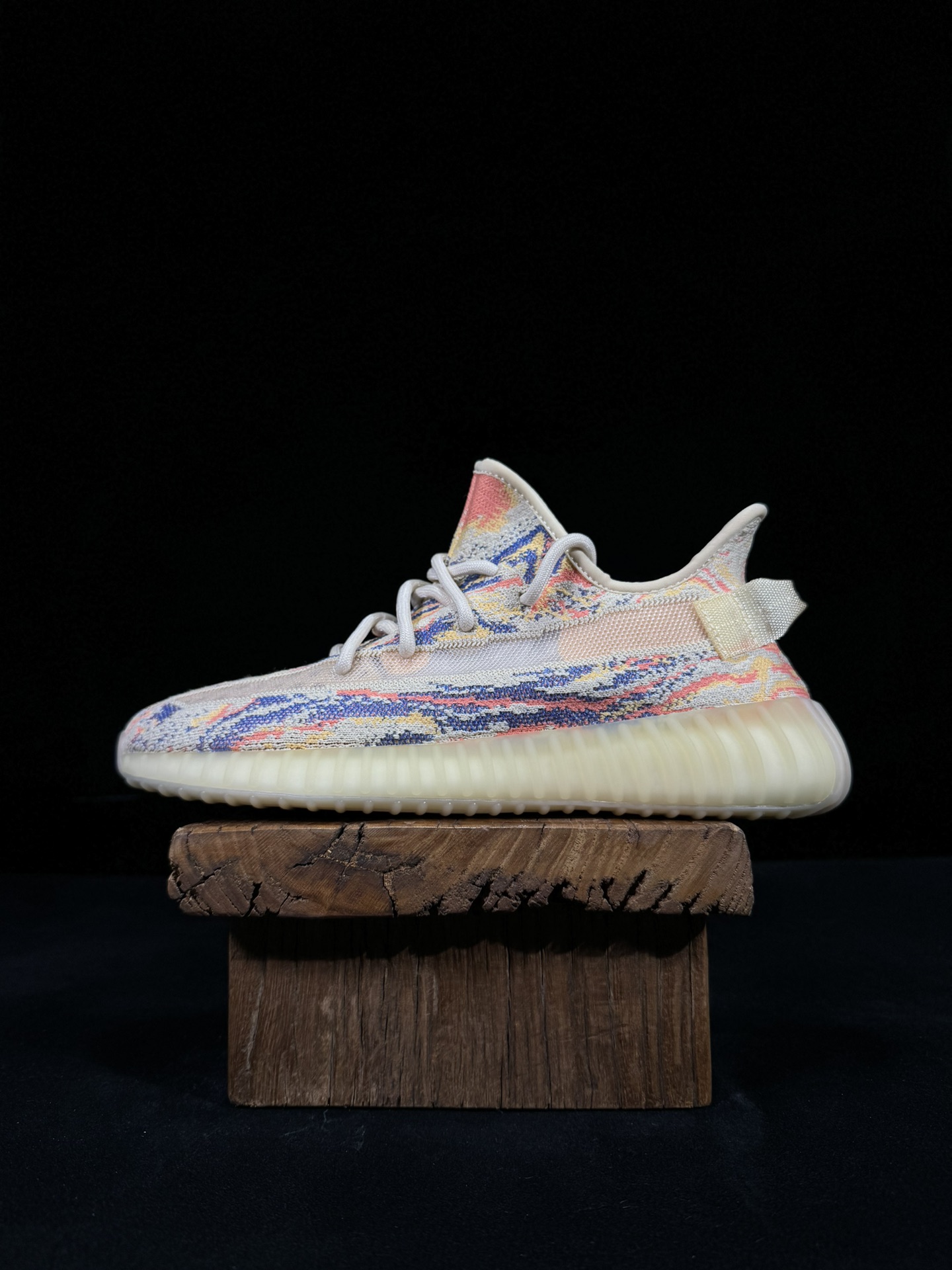 Yeezy350V2黄色暴龙兽！满天星市面椰子销量NO.1真遥遥领先！百万级销量最强性价比版本没有之一！